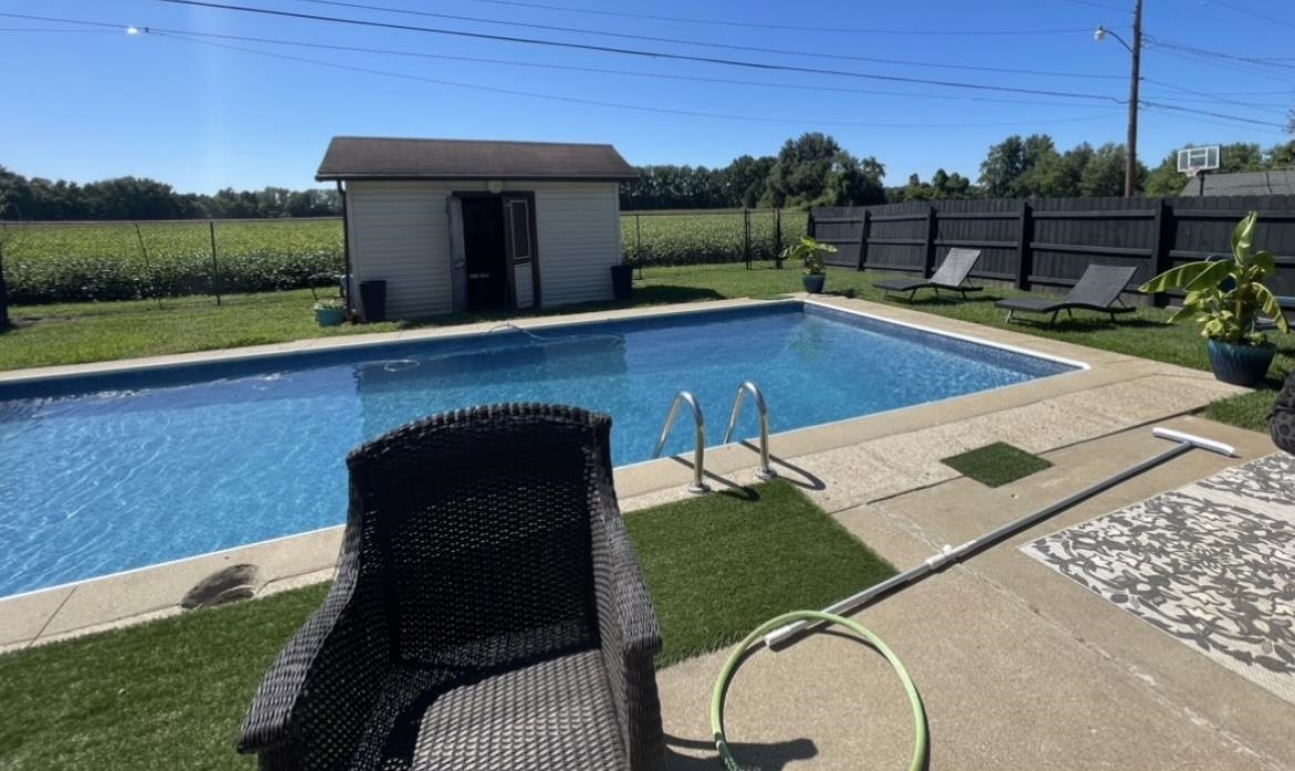 706 Danberry Street, Owensboro, Kentucky 42301, 3 Bedrooms Bedrooms, ,2 BathroomsBathrooms,Single Family Residence,For Sale,Danberry Street,90967