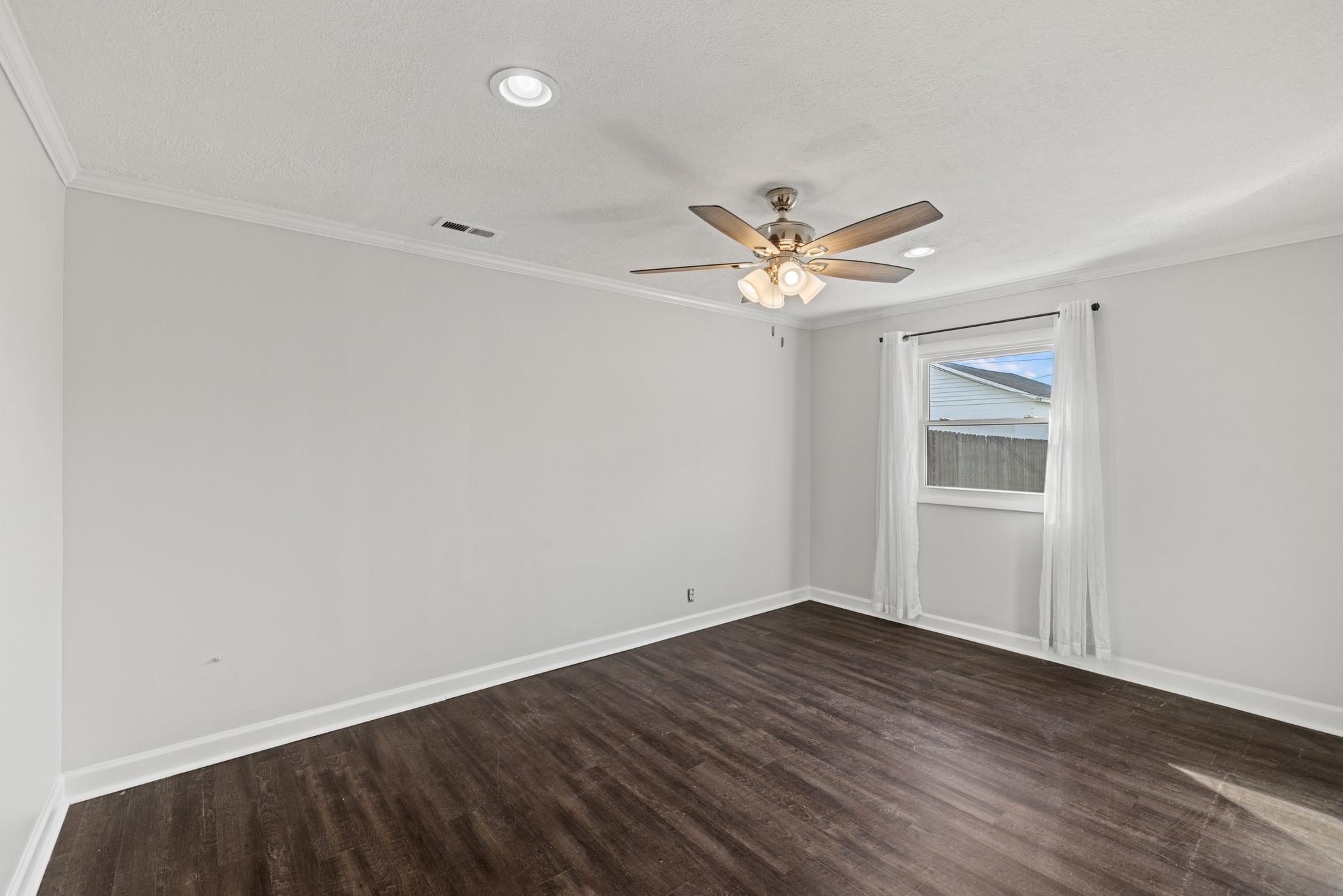 706 Danberry Street, Owensboro, Kentucky 42301, 3 Bedrooms Bedrooms, ,2 BathroomsBathrooms,Single Family Residence,For Sale,Danberry Street,90967