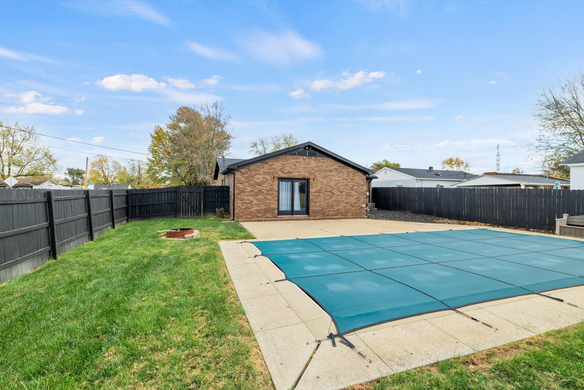 706 Danberry Street, Owensboro, Kentucky 42301, 3 Bedrooms Bedrooms, ,2 BathroomsBathrooms,Single Family Residence,For Sale,Danberry Street,90967