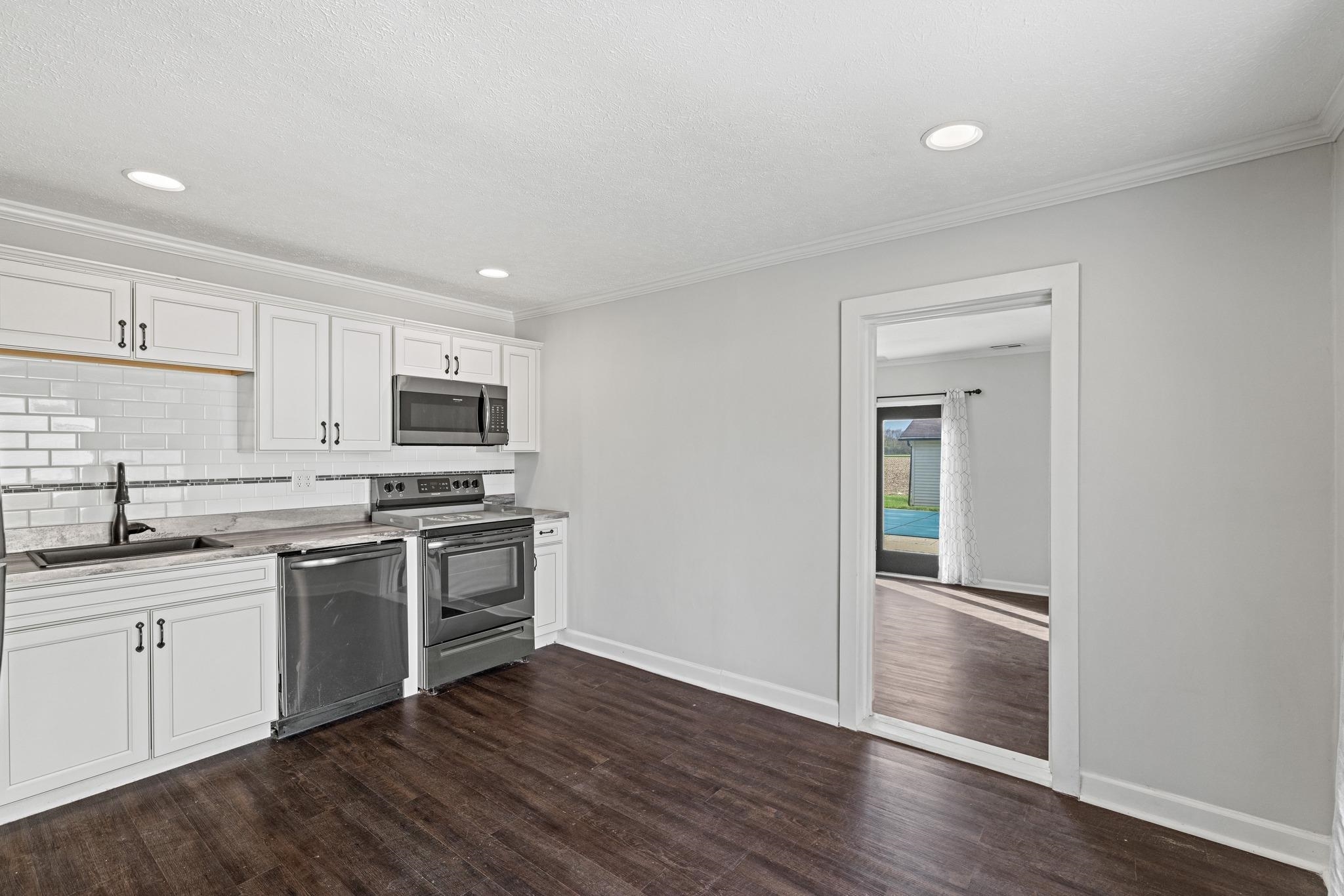 706 Danberry Street, Owensboro, Kentucky 42301, 3 Bedrooms Bedrooms, ,2 BathroomsBathrooms,Single Family Residence,For Sale,Danberry Street,90967