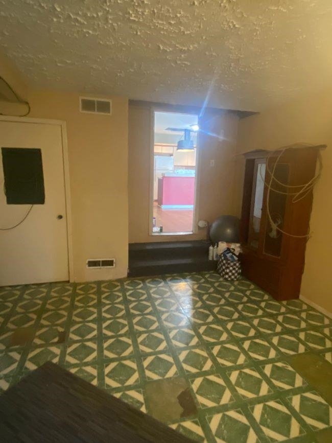 322 20th Street, Owensboro, Kentucky 42303, 3 Bedrooms Bedrooms, ,2 BathroomsBathrooms,Ranch,For Sale,20th Street,90970