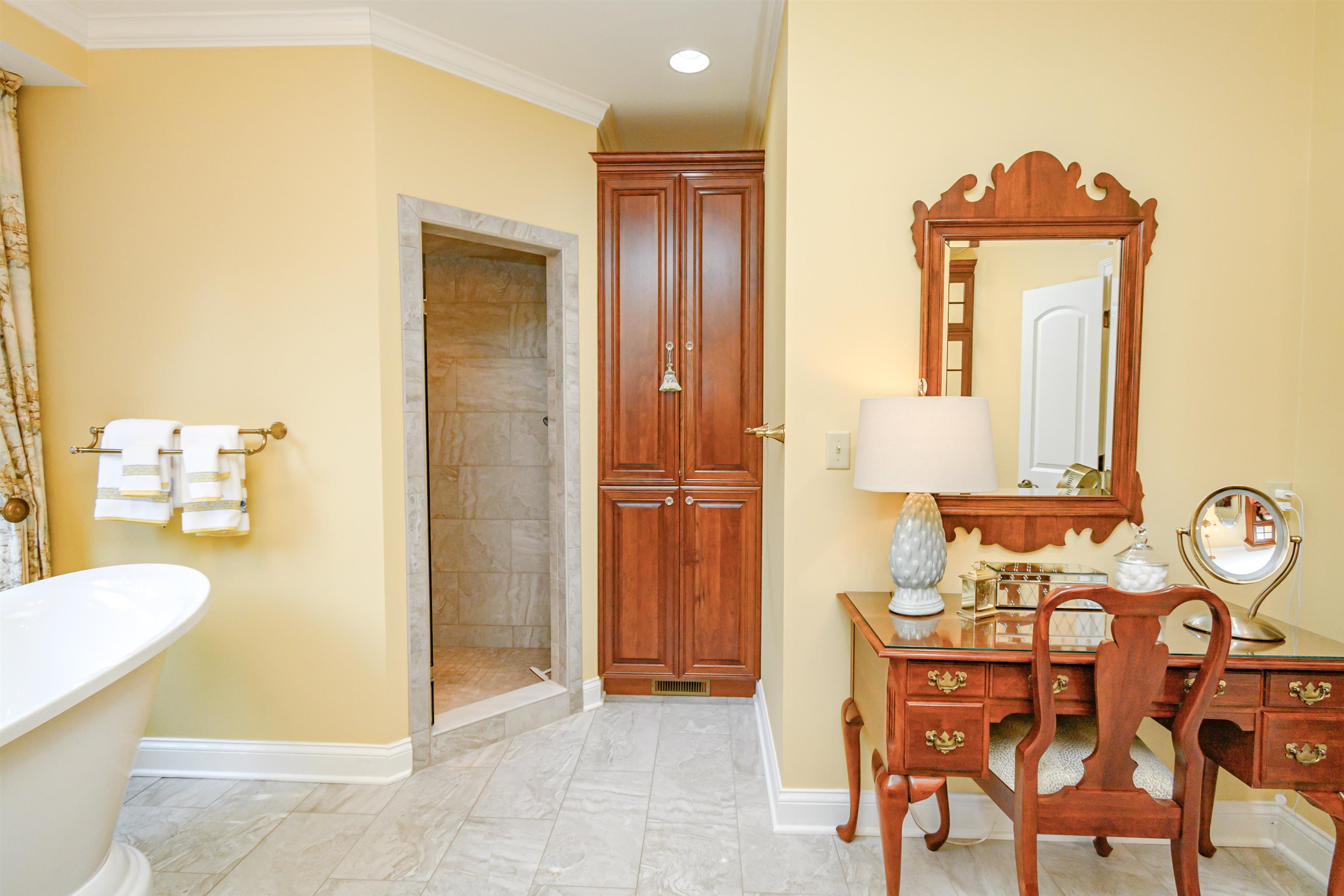 410 Golfview Circle, Owensboro, Kentucky 42303, 3 Bedrooms Bedrooms, ,2 BathroomsBathrooms,Single Family Residence,For Sale,Golfview Circle,90971