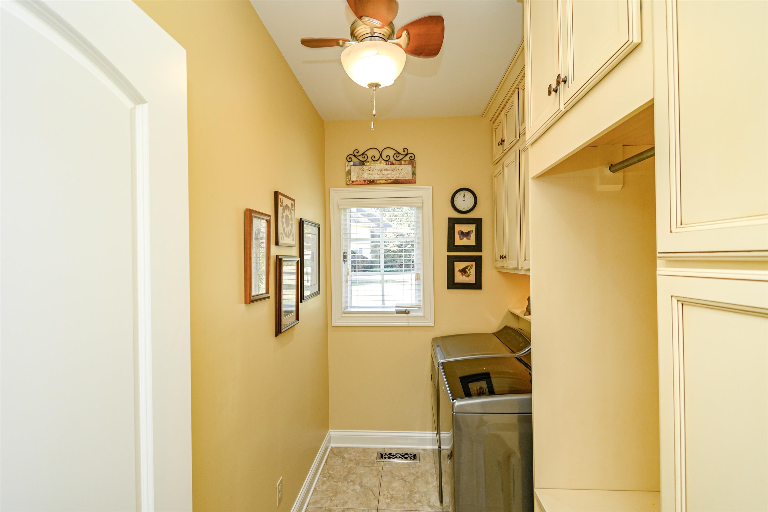 410 Golfview Circle, Owensboro, Kentucky 42303, 3 Bedrooms Bedrooms, ,2 BathroomsBathrooms,Single Family Residence,For Sale,Golfview Circle,90971