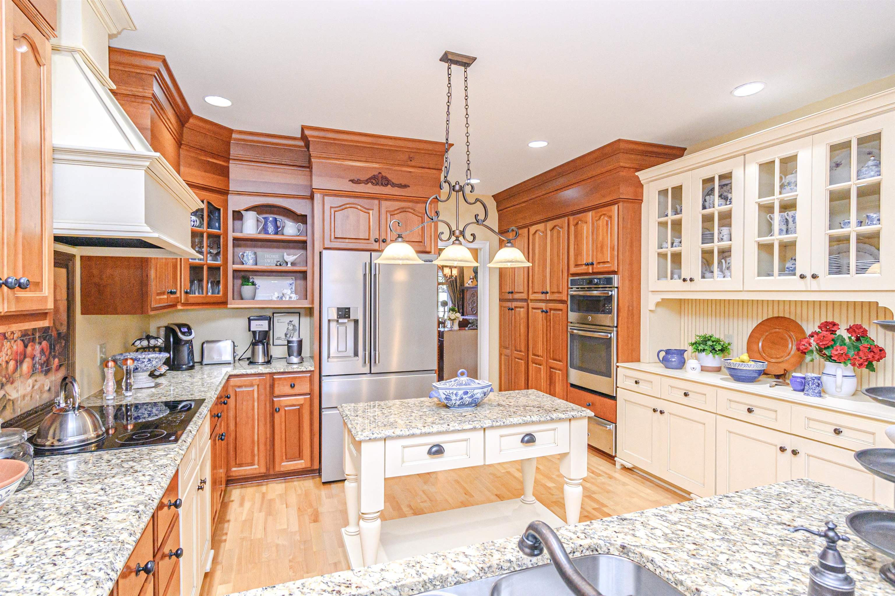 410 Golfview Circle, Owensboro, Kentucky 42303, 3 Bedrooms Bedrooms, ,2 BathroomsBathrooms,Single Family Residence,For Sale,Golfview Circle,90971