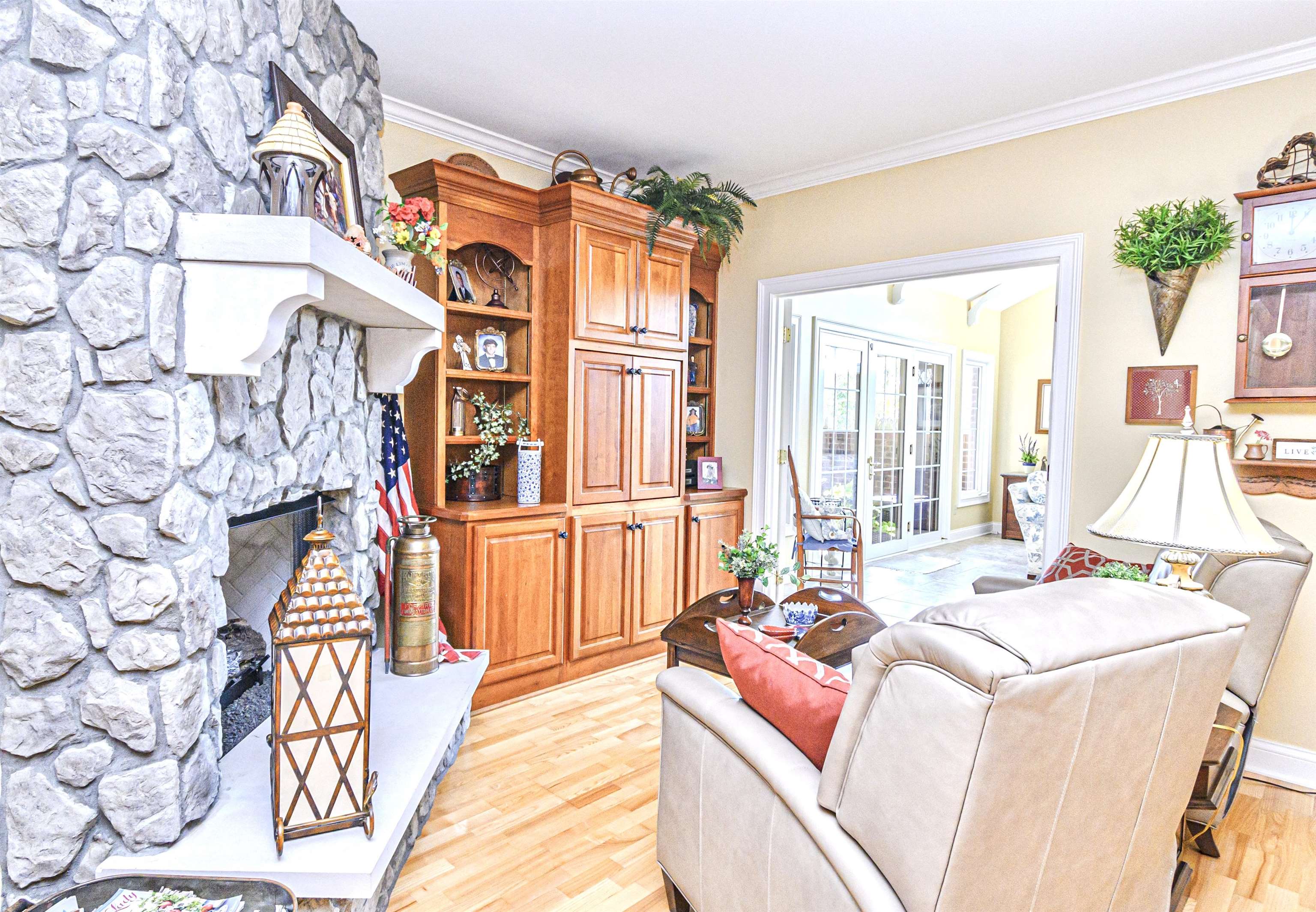 410 Golfview Circle, Owensboro, Kentucky 42303, 3 Bedrooms Bedrooms, ,2 BathroomsBathrooms,Single Family Residence,For Sale,Golfview Circle,90971