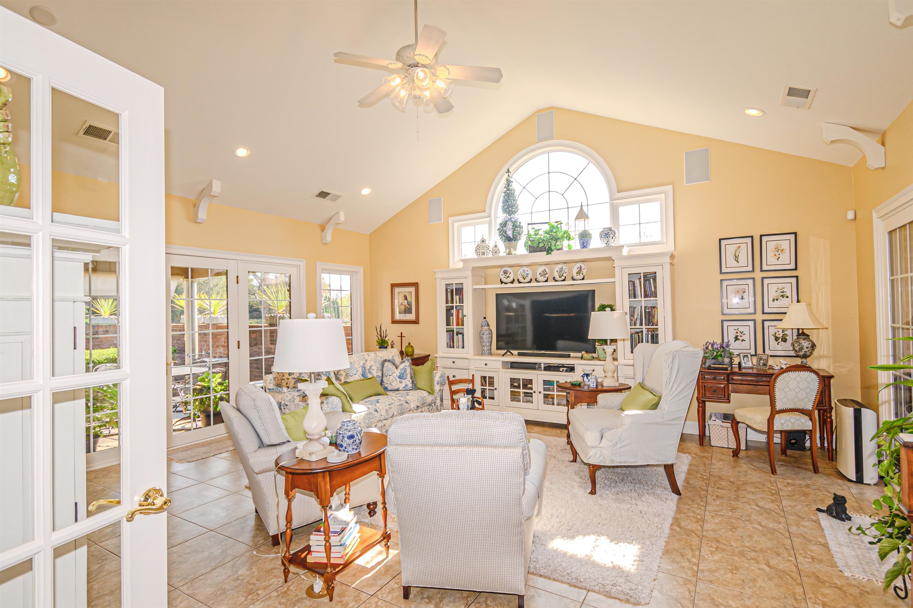 410 Golfview Circle, Owensboro, Kentucky 42303, 3 Bedrooms Bedrooms, ,2 BathroomsBathrooms,Single Family Residence,For Sale,Golfview Circle,90971