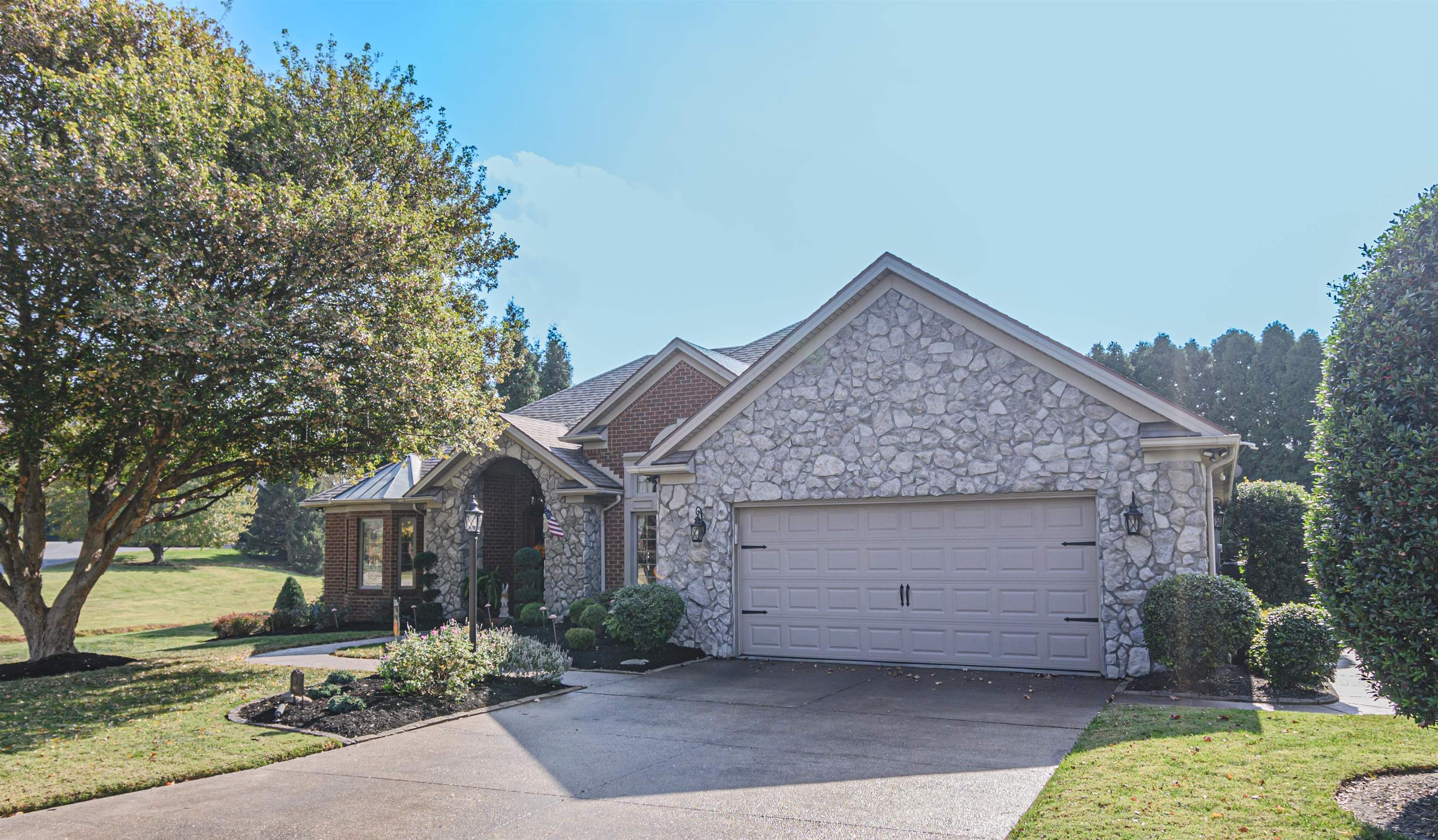 410 Golfview Circle, Owensboro, Kentucky 42303, 3 Bedrooms Bedrooms, ,2 BathroomsBathrooms,Single Family Residence,For Sale,Golfview Circle,90971