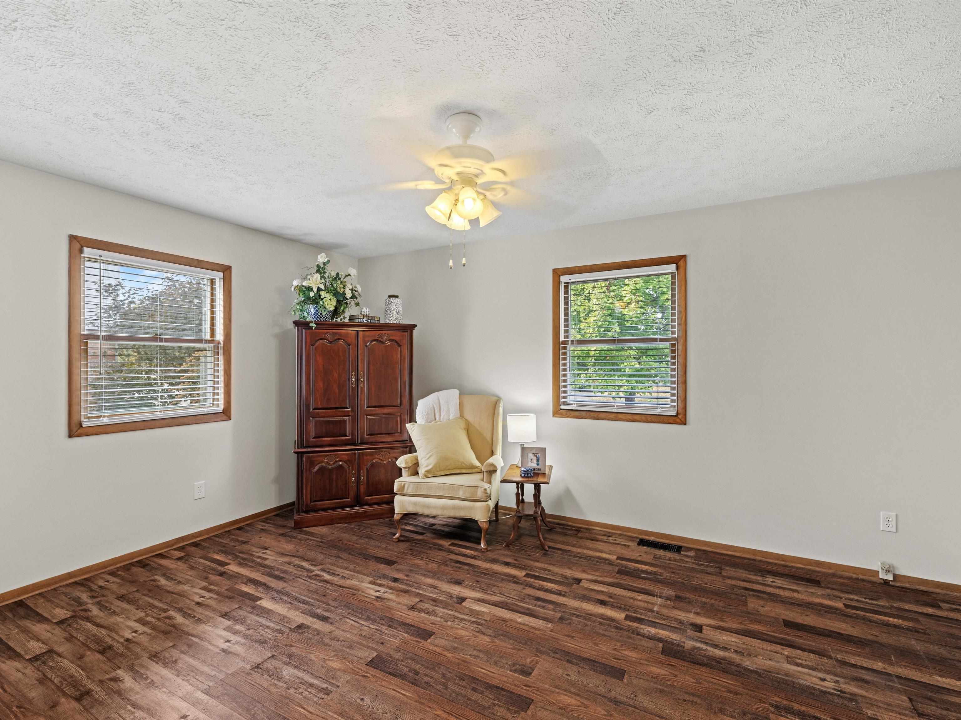 2301 Whirlaway Dr., Owensboro, Kentucky 42301, 4 Bedrooms Bedrooms, ,2 BathroomsBathrooms,Single Family Residence,For Sale,Whirlaway Dr.,90972