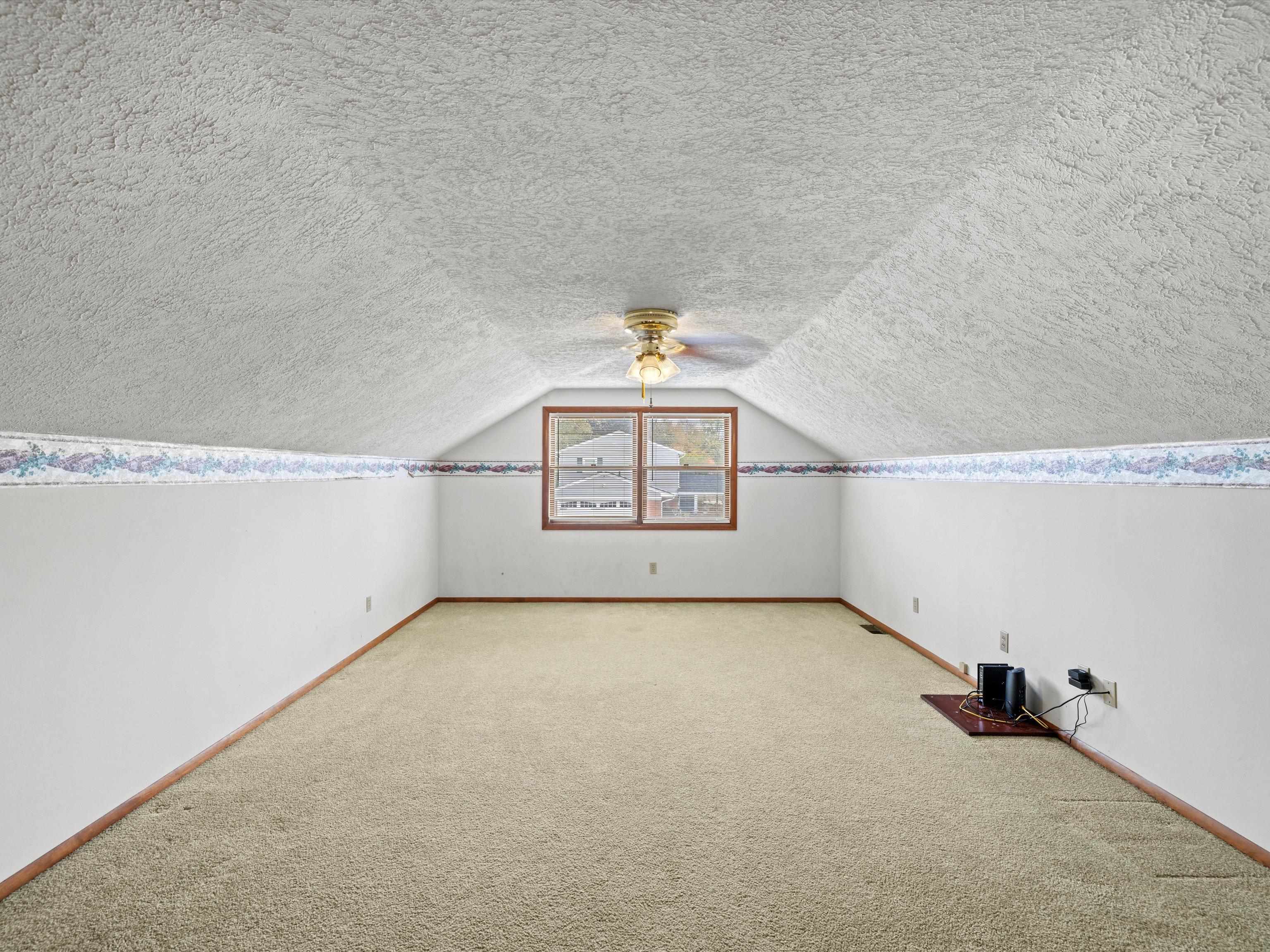 2301 Whirlaway Dr., Owensboro, Kentucky 42301, 4 Bedrooms Bedrooms, ,2 BathroomsBathrooms,Single Family Residence,For Sale,Whirlaway Dr.,90972
