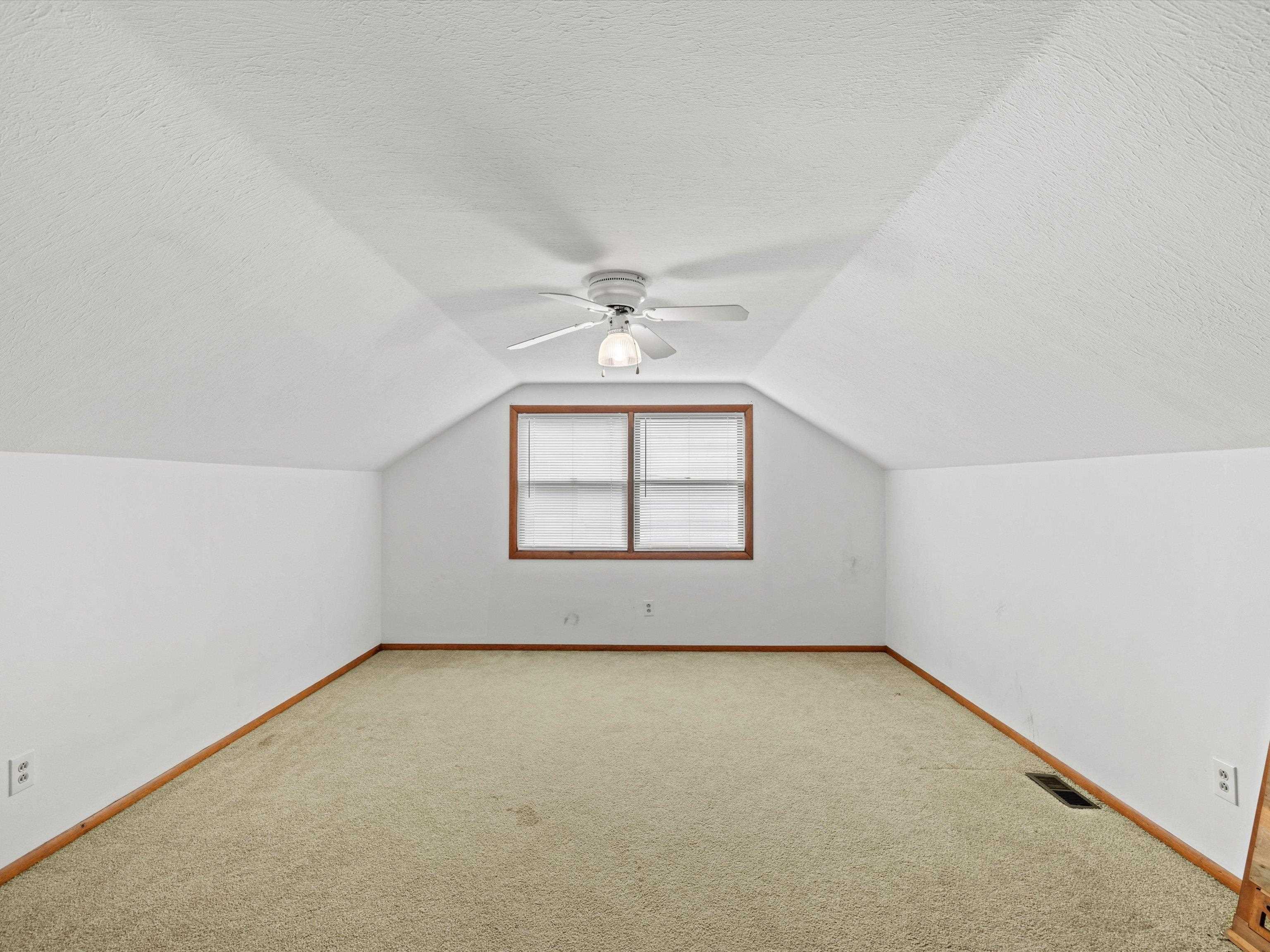 2301 Whirlaway Dr., Owensboro, Kentucky 42301, 4 Bedrooms Bedrooms, ,2 BathroomsBathrooms,Single Family Residence,For Sale,Whirlaway Dr.,90972