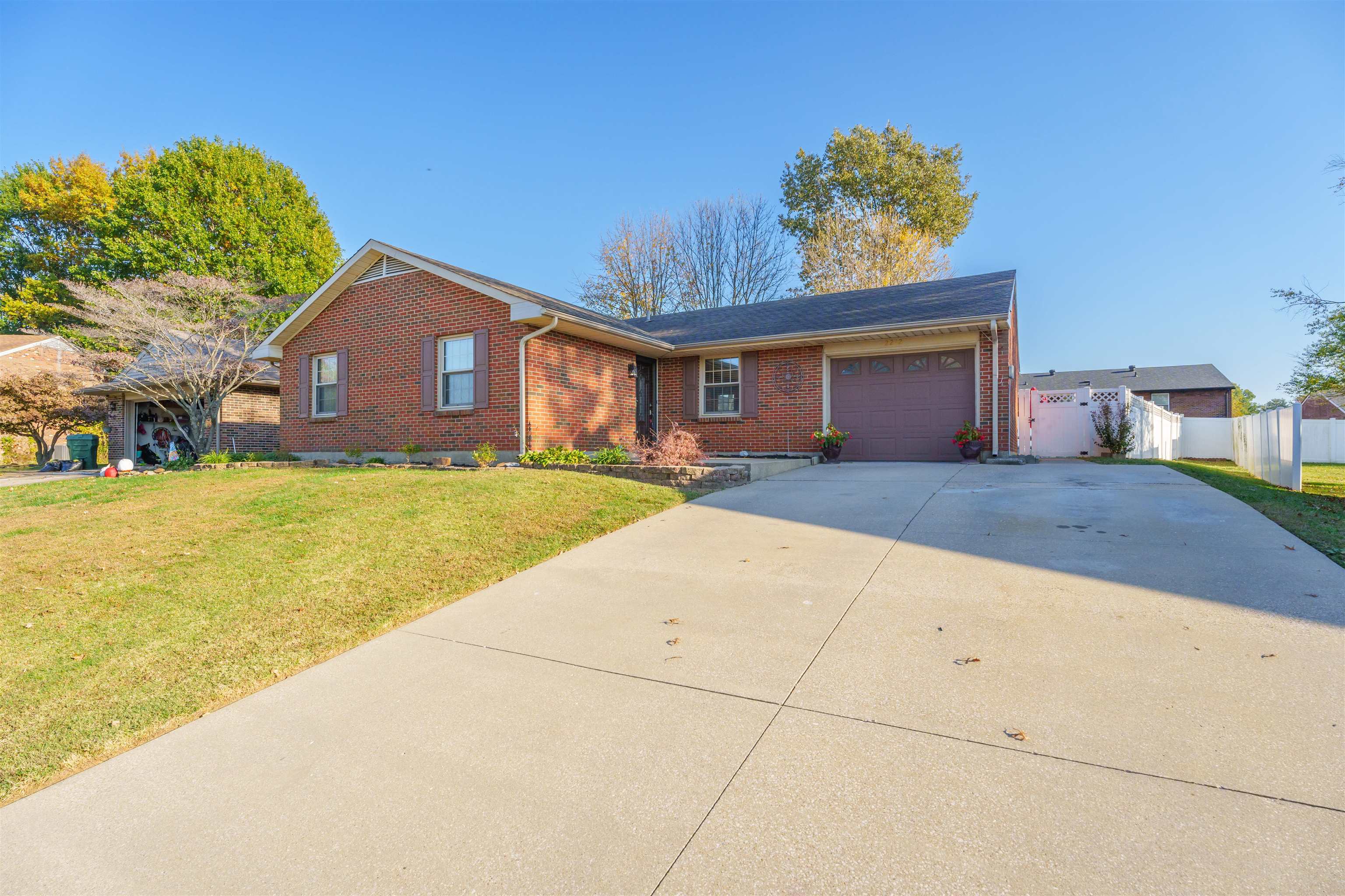 2212 Landing Meadows, Owensboro, Kentucky 42303, 3 Bedrooms Bedrooms, ,2 BathroomsBathrooms,Single Family Residence,For Sale,Landing Meadows,90973