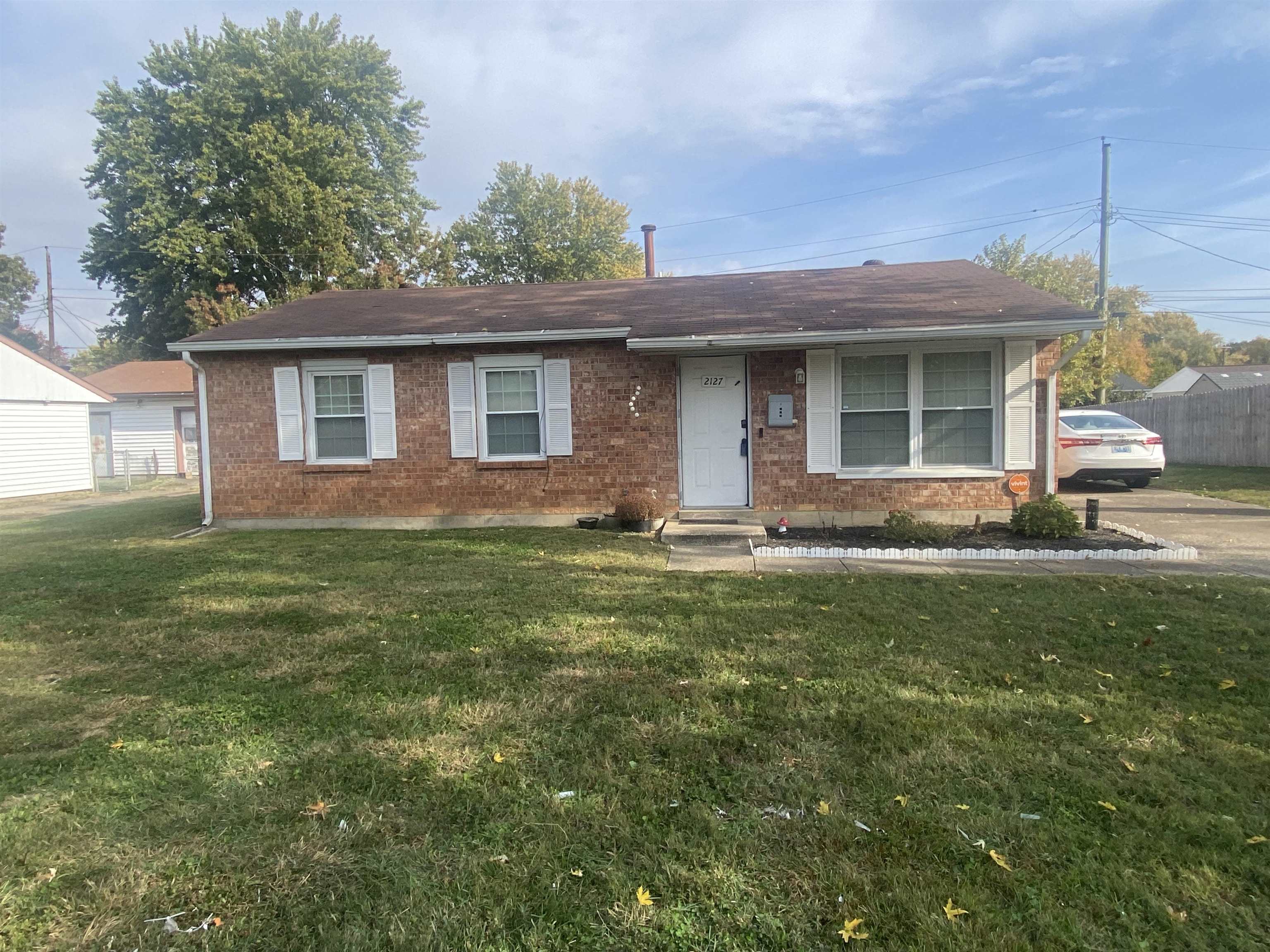 2127 Surrey Dr., Owensboro, Kentucky 42301, 3 Bedrooms Bedrooms, ,1 BathroomBathrooms,Single Family Residence,For Sale,Surrey Dr.,90974