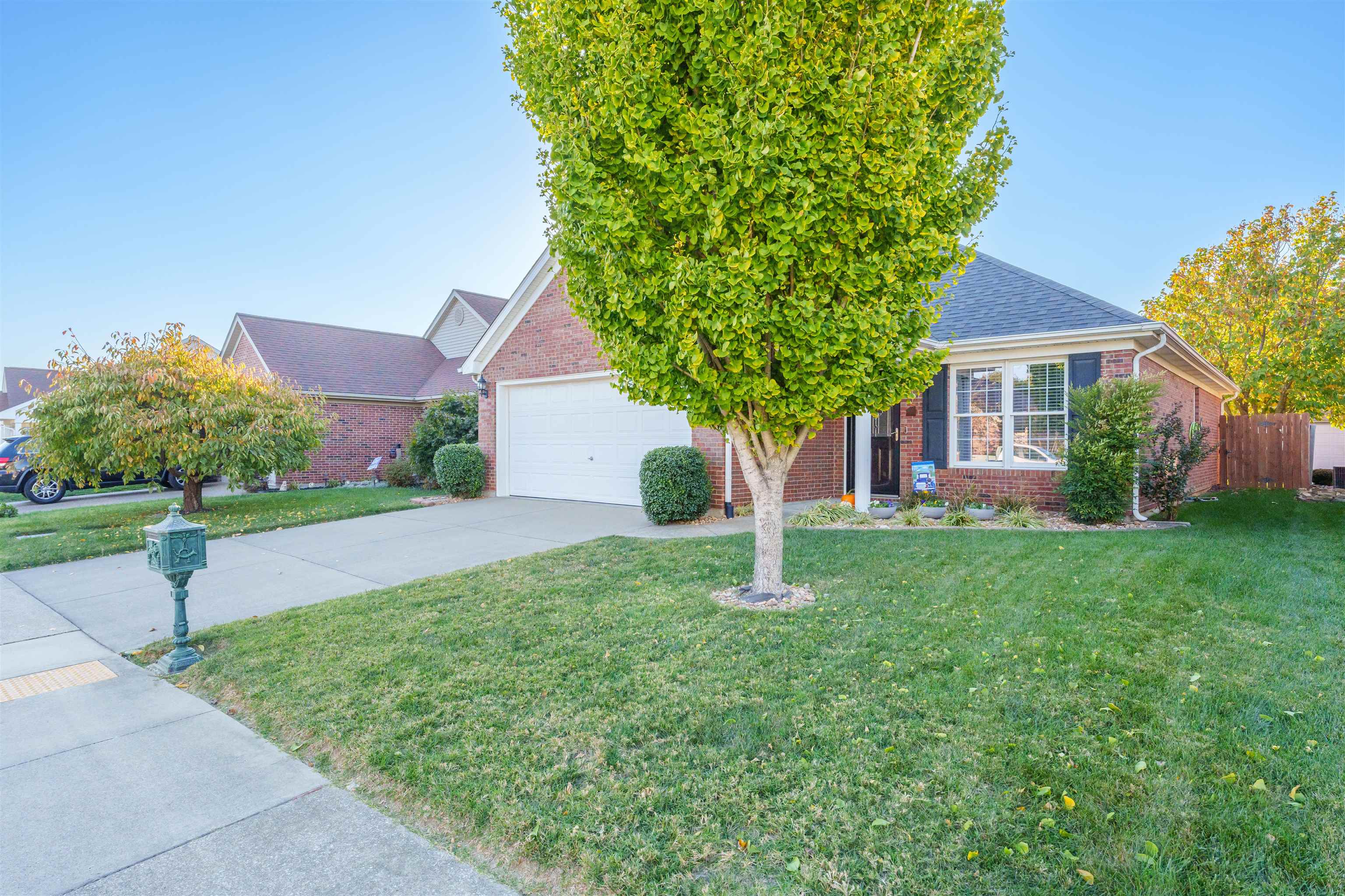 2314 Triple Crown Way, Owensboro, Kentucky 42301, 3 Bedrooms Bedrooms, ,2 BathroomsBathrooms,Single Family Residence,For Sale,Triple Crown Way,90981