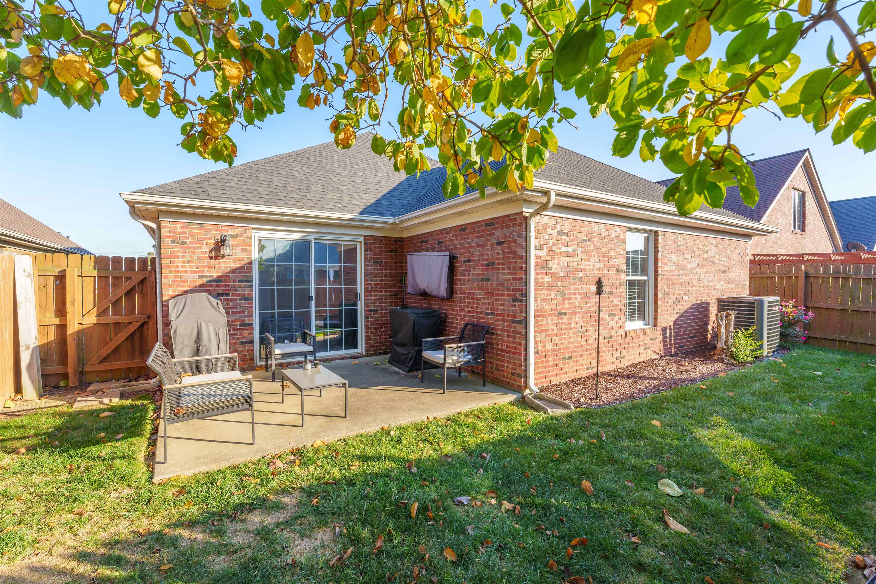 2314 Triple Crown Way, Owensboro, Kentucky 42301, 3 Bedrooms Bedrooms, ,2 BathroomsBathrooms,Single Family Residence,For Sale,Triple Crown Way,90981