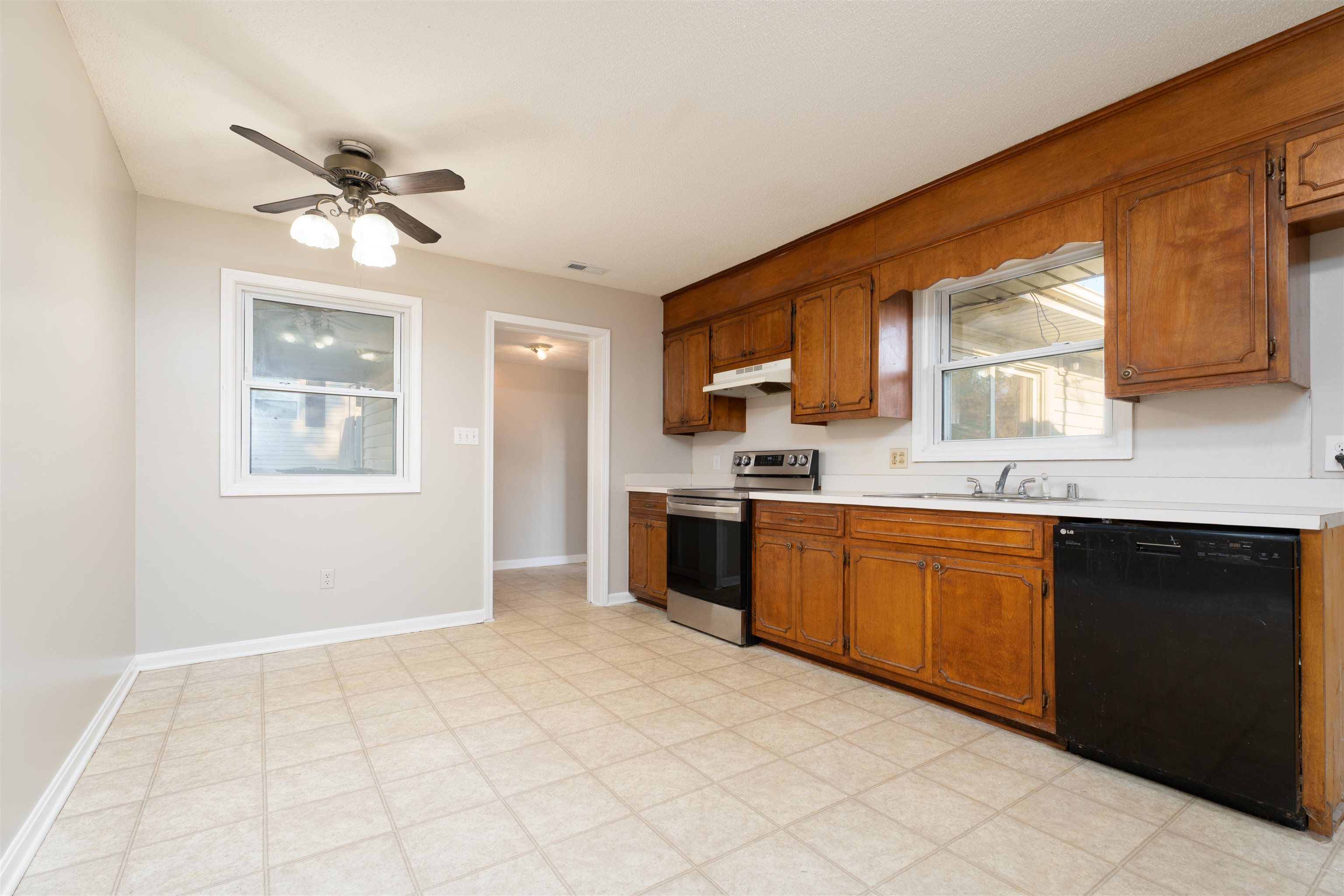 2546 Wimsatt Ct., Owensboro, Kentucky 42303, 4 Bedrooms Bedrooms, ,1 BathroomBathrooms,Single Family Residence,For Sale,Wimsatt Ct.,90982