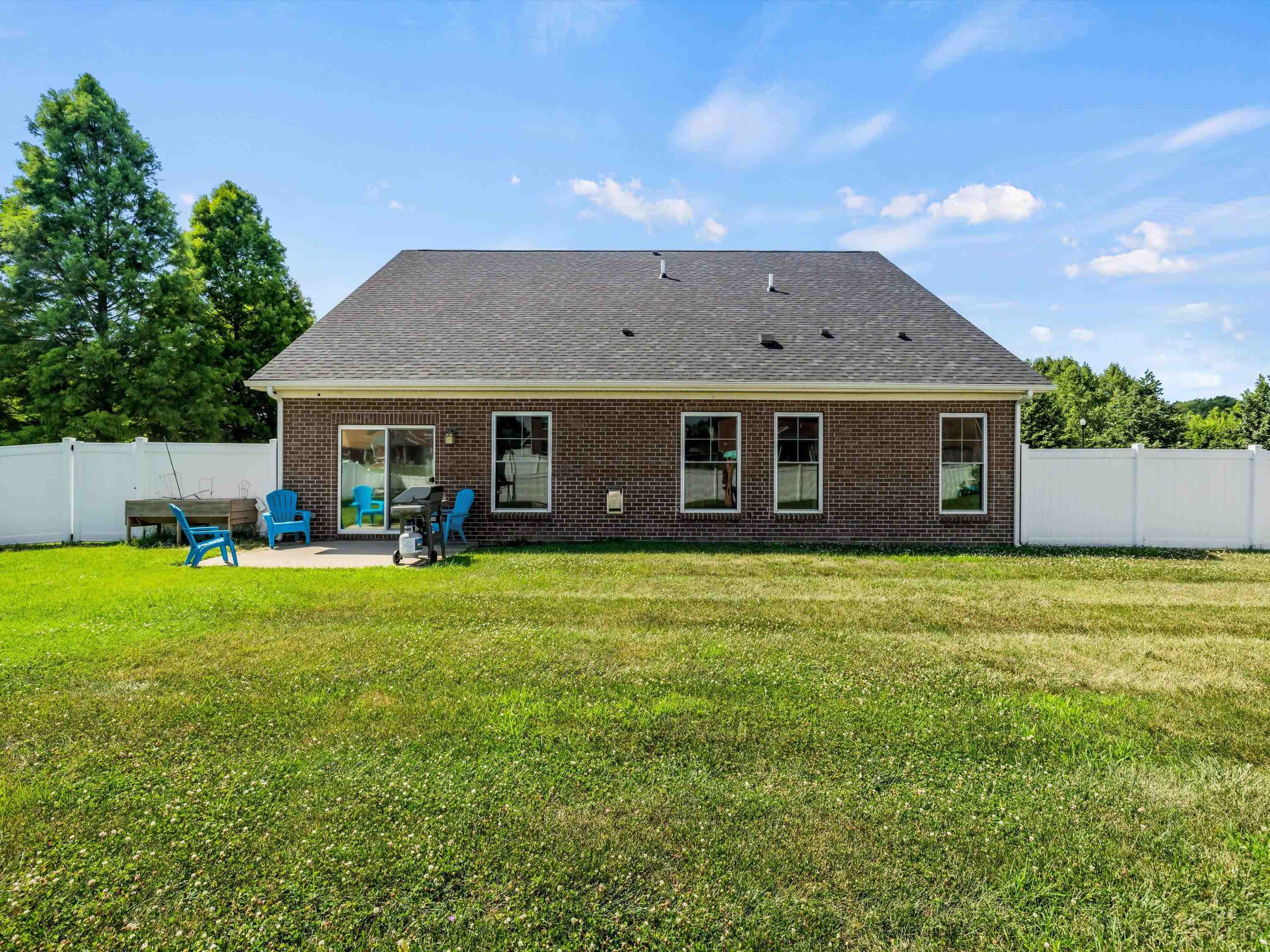 2261 Deer Valley Blvd, Utica, Kentucky 42376, 4 Bedrooms Bedrooms, ,2 BathroomsBathrooms,Single Family Residence,For Sale,Deer Valley Blvd,90984