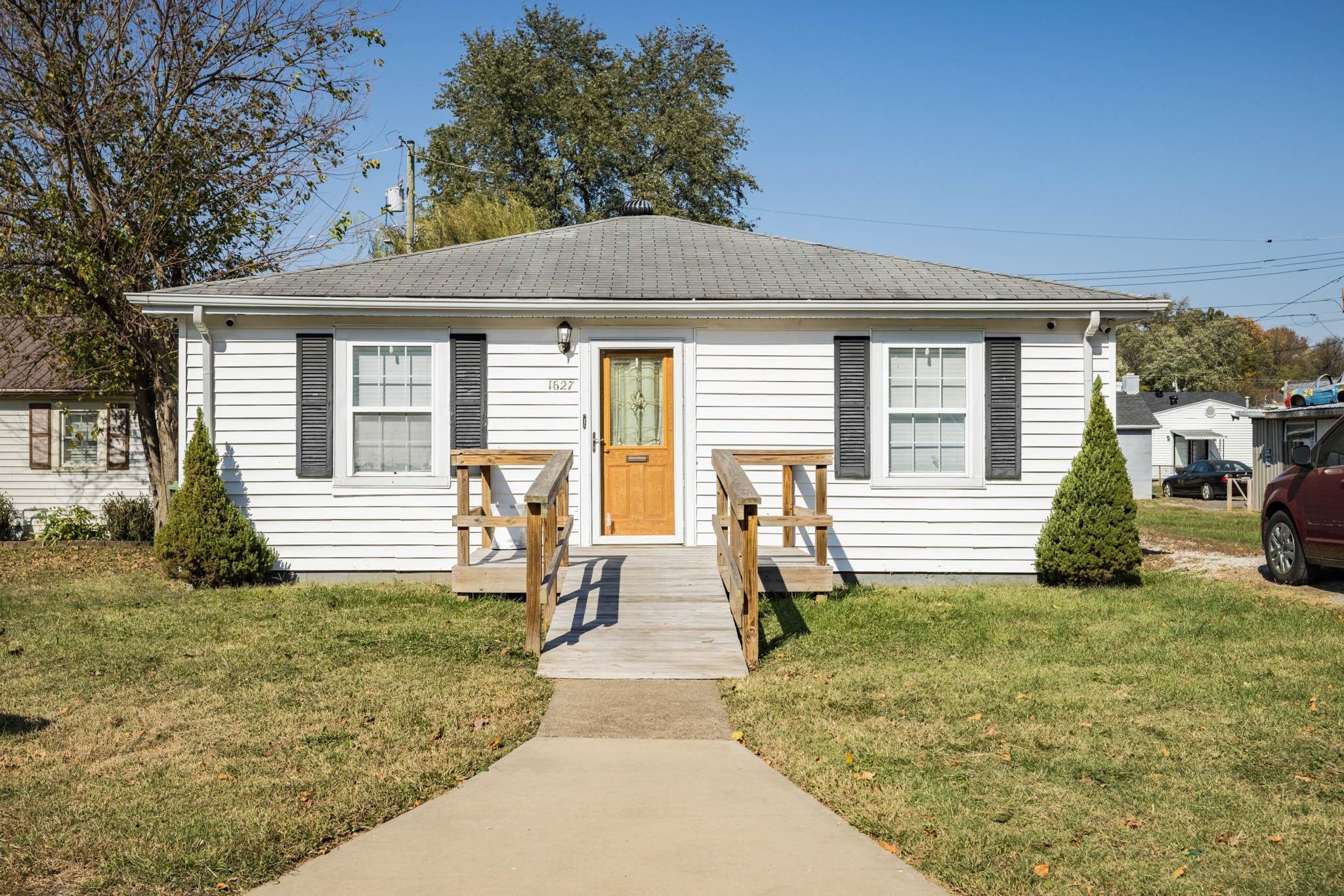 1627 E 20th st, Owensboro, Kentucky 42303, 2 Bedrooms Bedrooms, ,2 BathroomsBathrooms,Single Family Residence,For Sale,E 20th st,90987