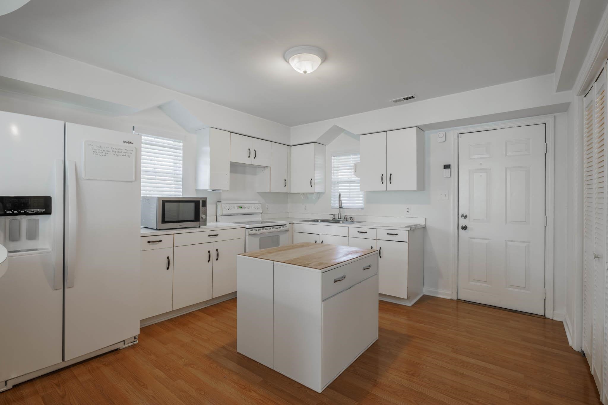 1627 E 20th st, Owensboro, Kentucky 42303, 2 Bedrooms Bedrooms, ,2 BathroomsBathrooms,Single Family Residence,For Sale,E 20th st,90987