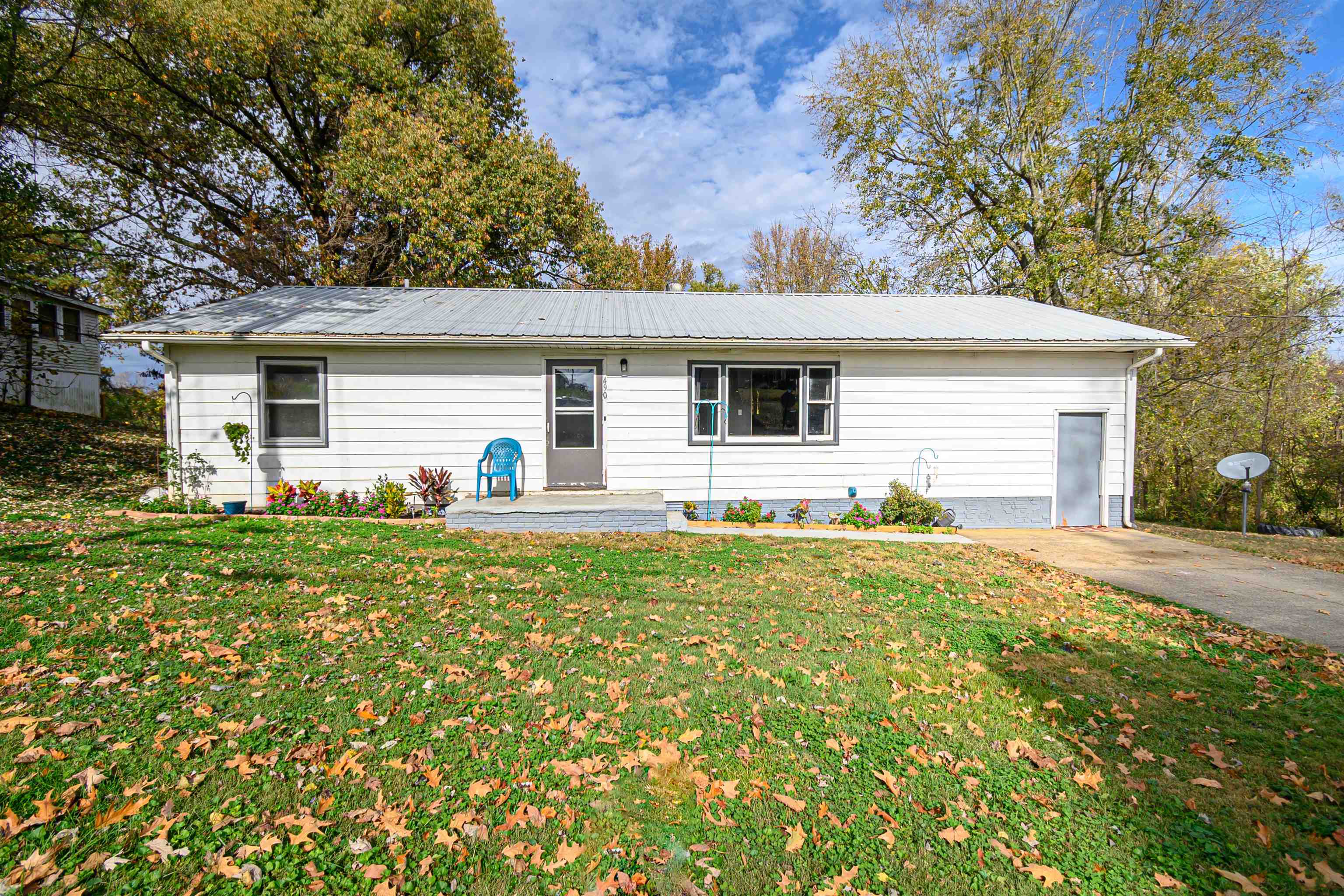 490 4th Street, Calhoun, Kentucky 42327, 4 Bedrooms Bedrooms, ,2 BathroomsBathrooms,Single Family Residence,For Sale,4th Street,90988