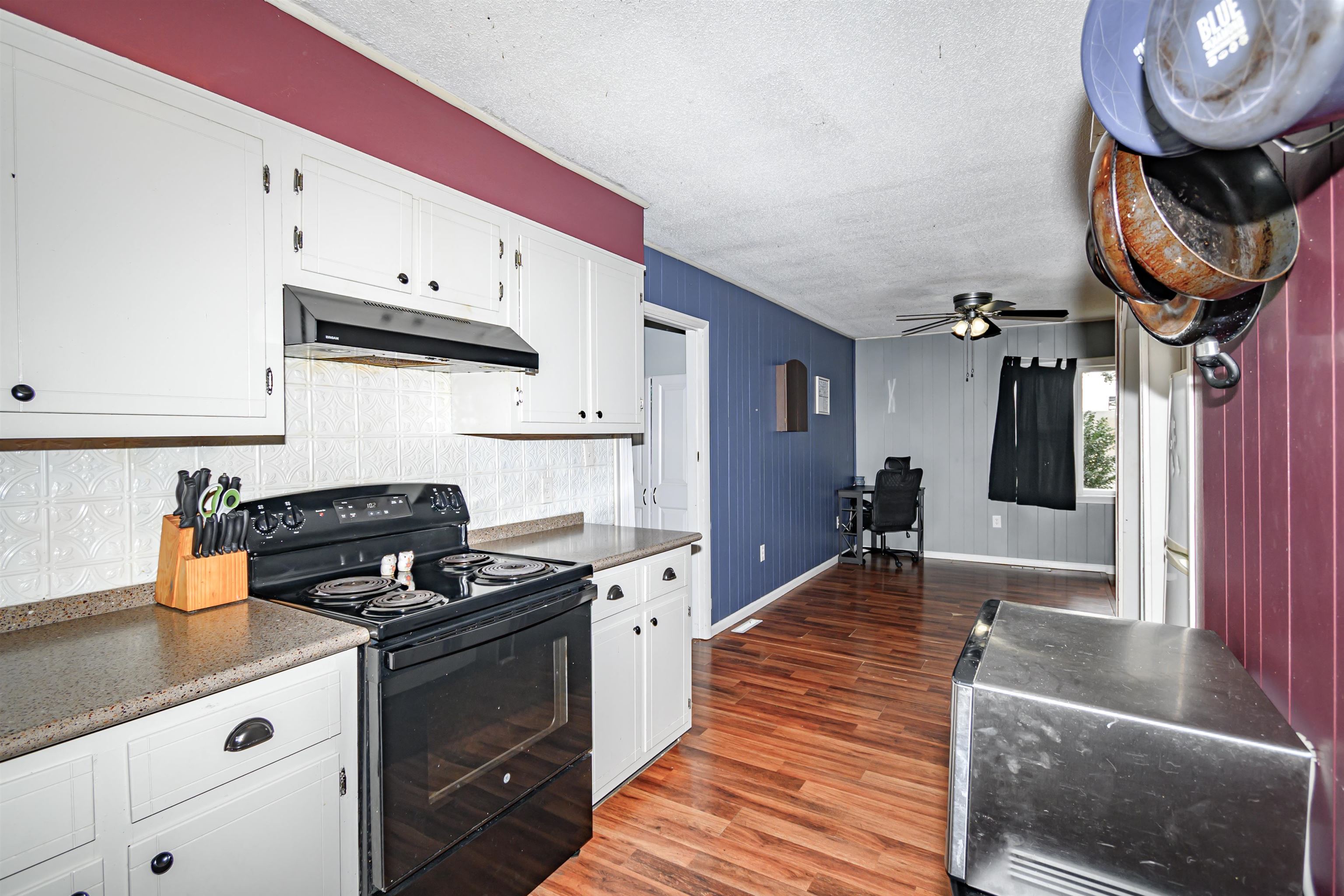 490 4th Street, Calhoun, Kentucky 42327, 4 Bedrooms Bedrooms, ,2 BathroomsBathrooms,Single Family Residence,For Sale,4th Street,90988