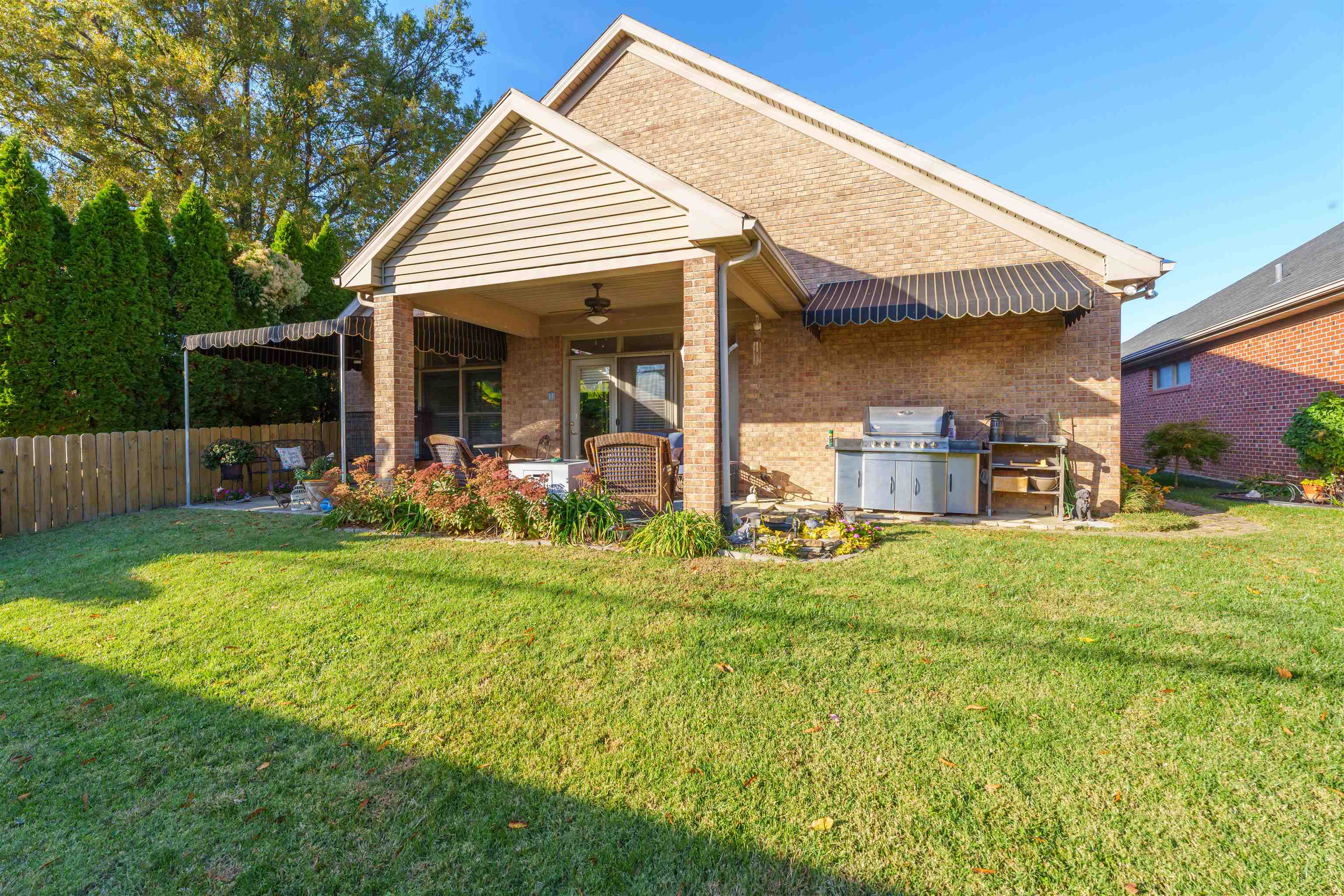 2427 Ford Ave, Owensboro, Kentucky 42301, 4 Bedrooms Bedrooms, ,3 BathroomsBathrooms,Single Family Residence,For Sale,Ford Ave,90989