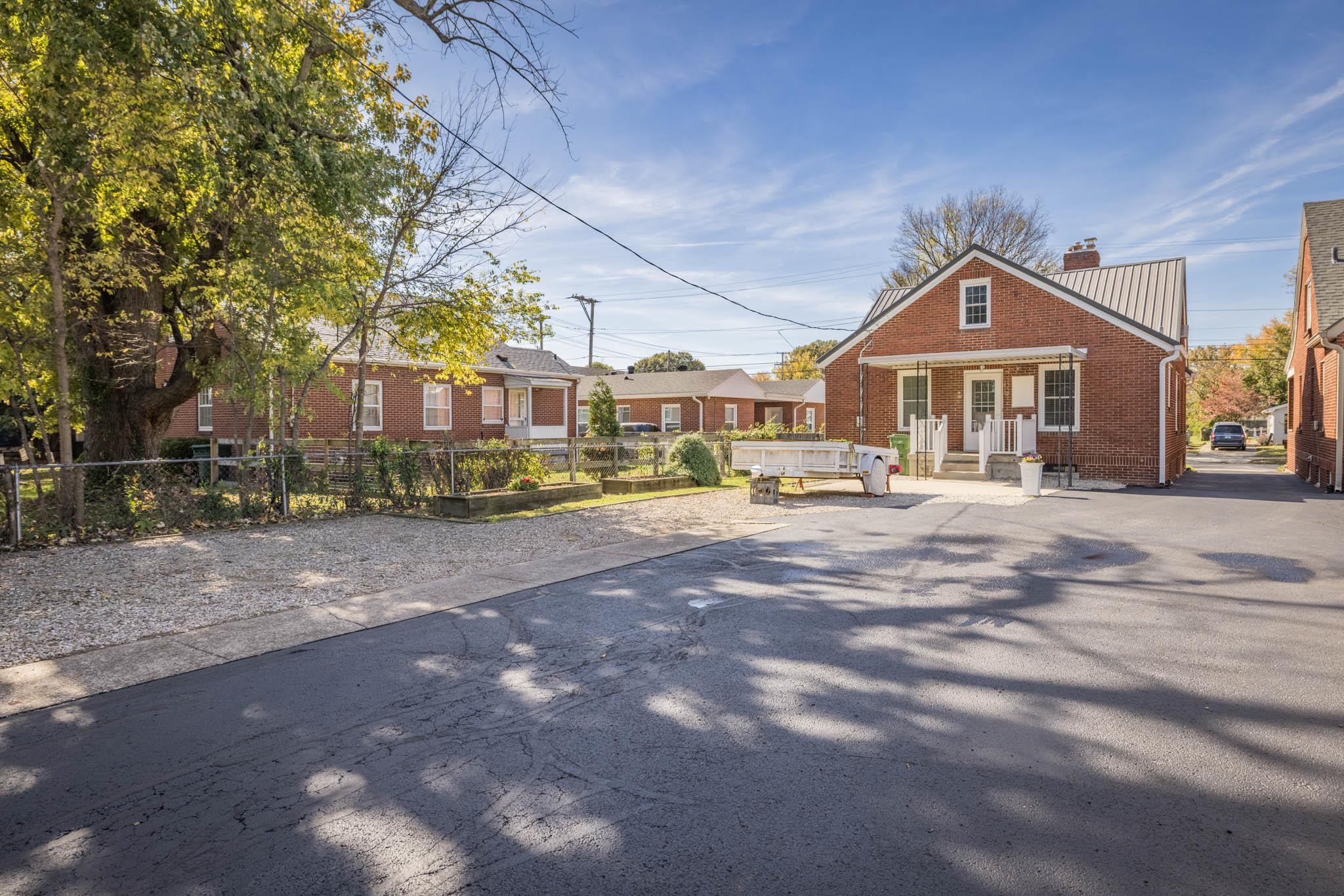 819 Locust Street, Owensboro, Kentucky 42301, 3 Bedrooms Bedrooms, ,2 BathroomsBathrooms,Single Family Residence,For Sale,Locust Street,90990