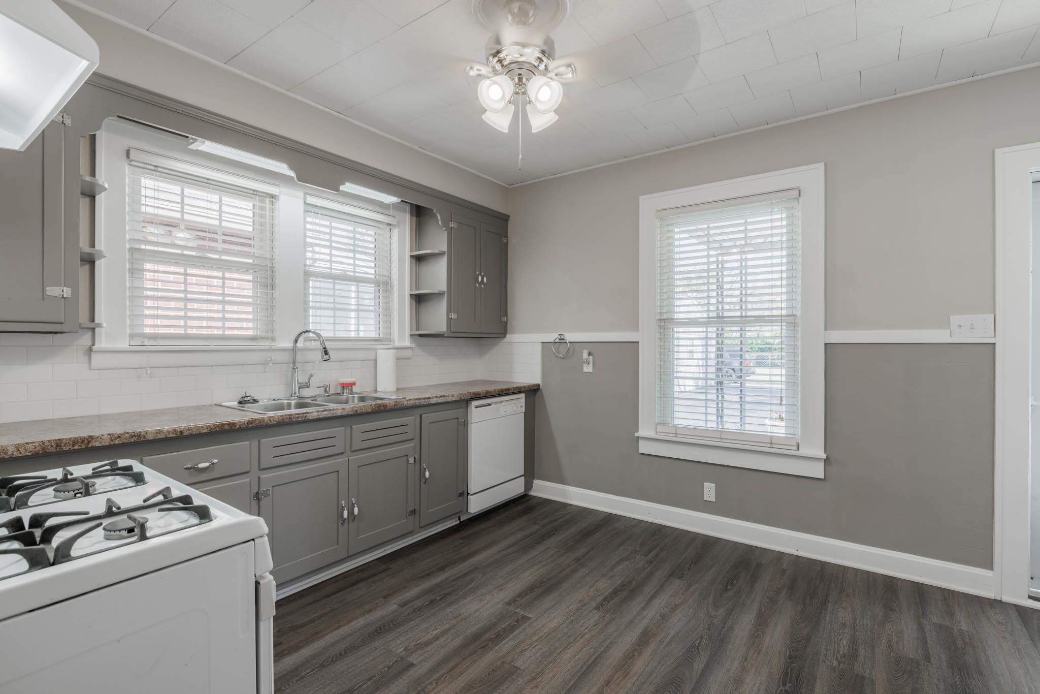 819 Locust Street, Owensboro, Kentucky 42301, 3 Bedrooms Bedrooms, ,2 BathroomsBathrooms,Single Family Residence,For Sale,Locust Street,90990