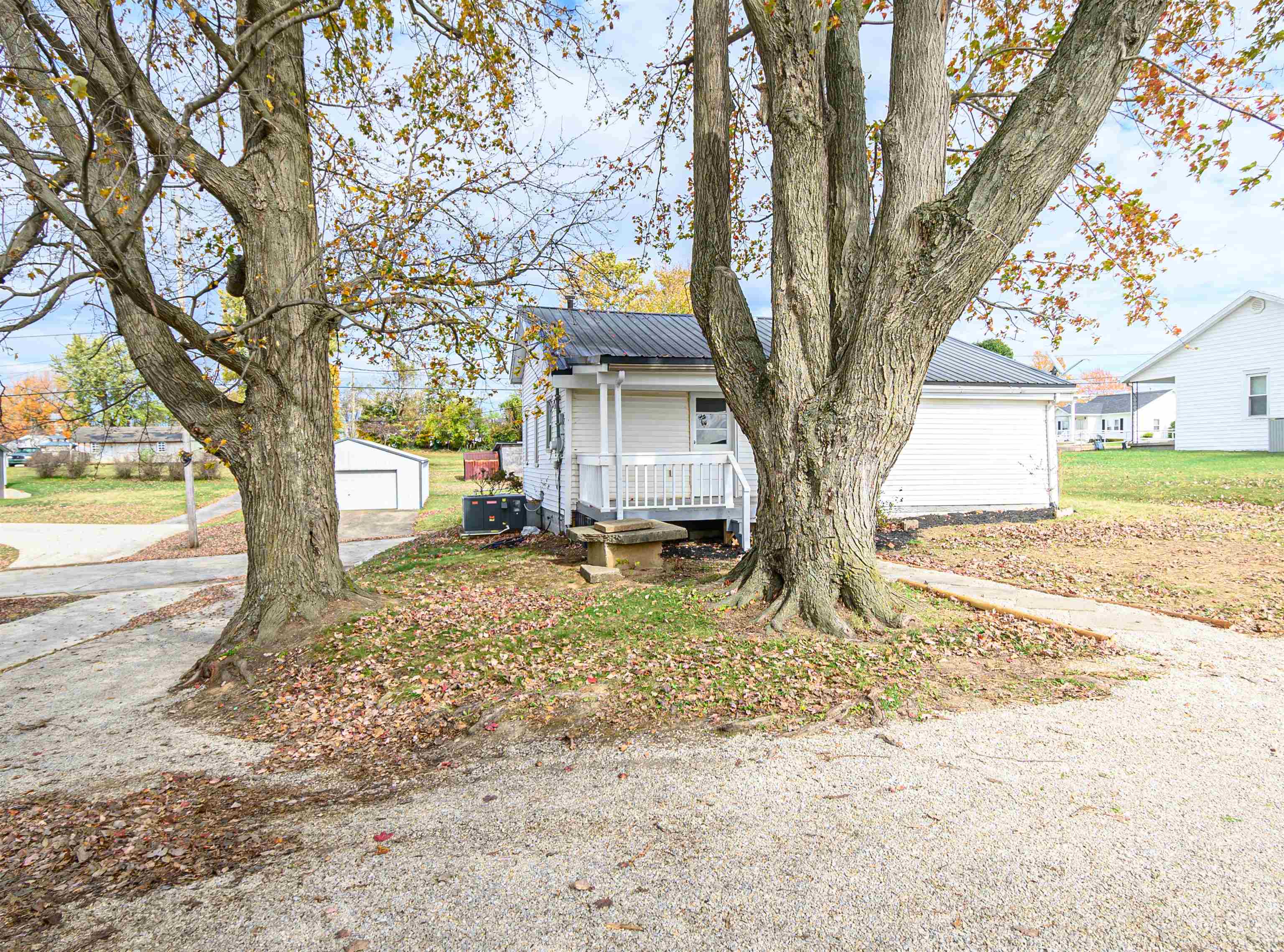 10184 Walnut St, Whitesville, Kentucky 42378, 2 Bedrooms Bedrooms, ,1 BathroomBathrooms,Single Family Residence,For Sale,Walnut St,90992