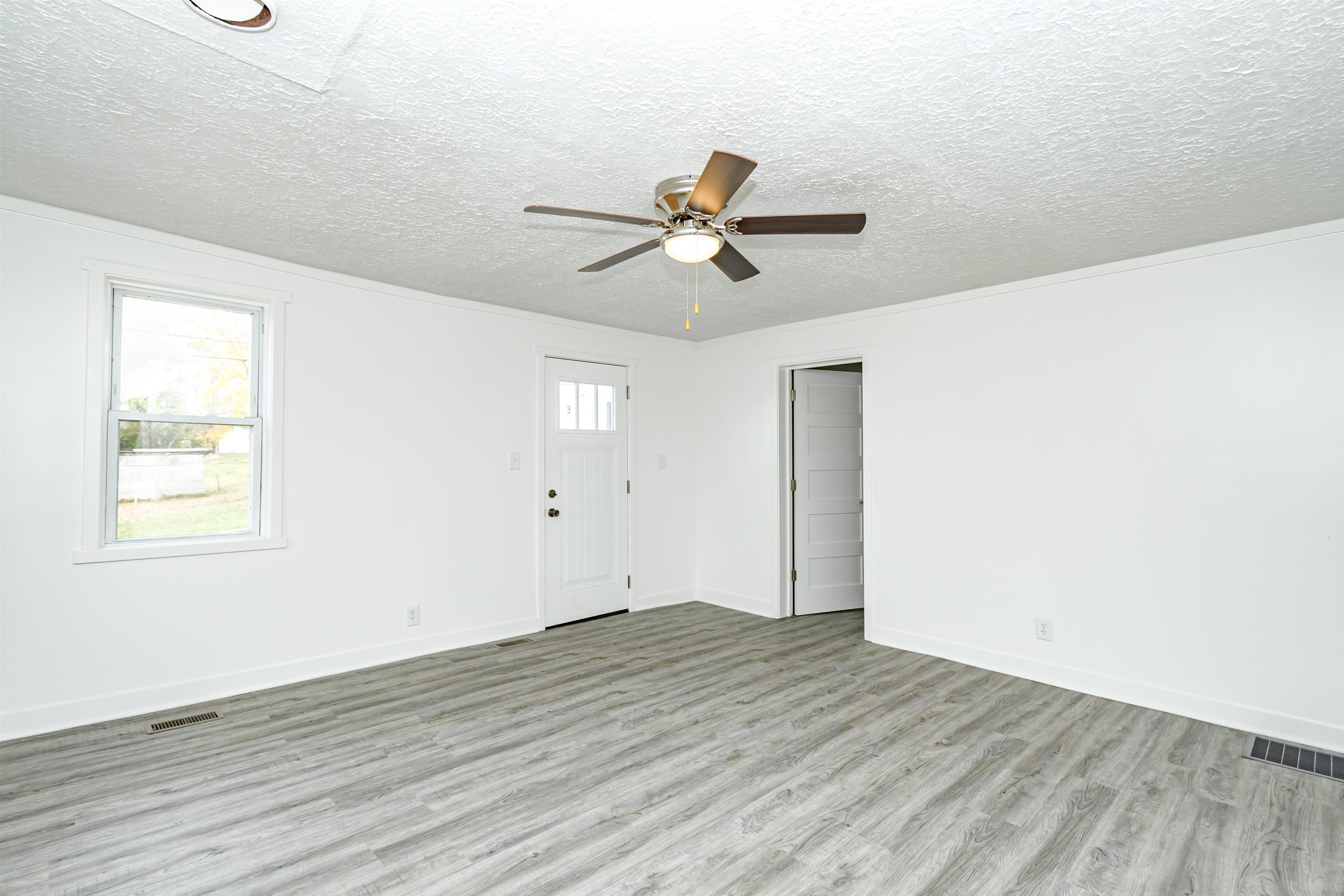 10184 Walnut St, Whitesville, Kentucky 42378, 2 Bedrooms Bedrooms, ,1 BathroomBathrooms,Single Family Residence,For Sale,Walnut St,90992