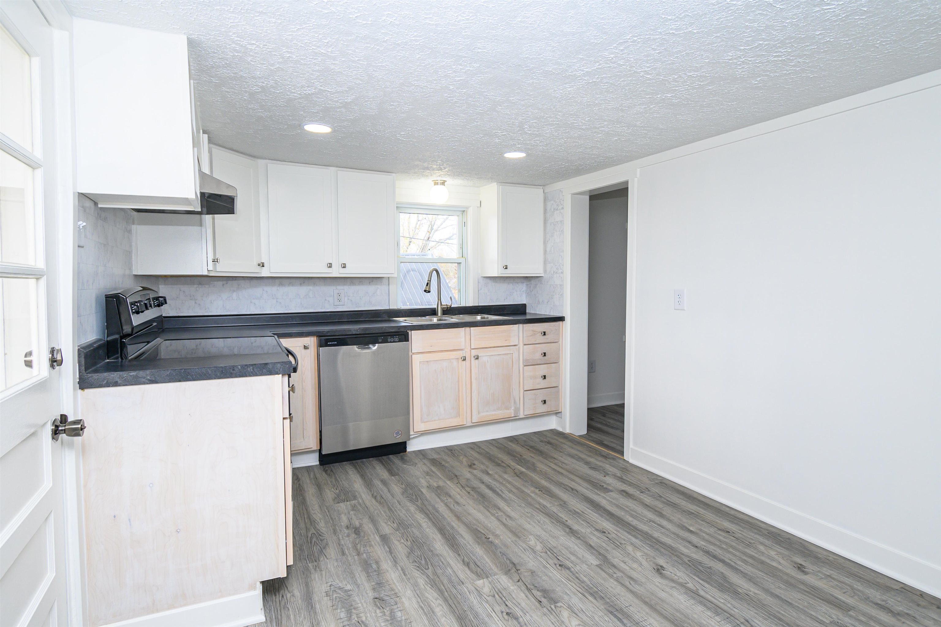 10184 Walnut St, Whitesville, Kentucky 42378, 2 Bedrooms Bedrooms, ,1 BathroomBathrooms,Single Family Residence,For Sale,Walnut St,90992