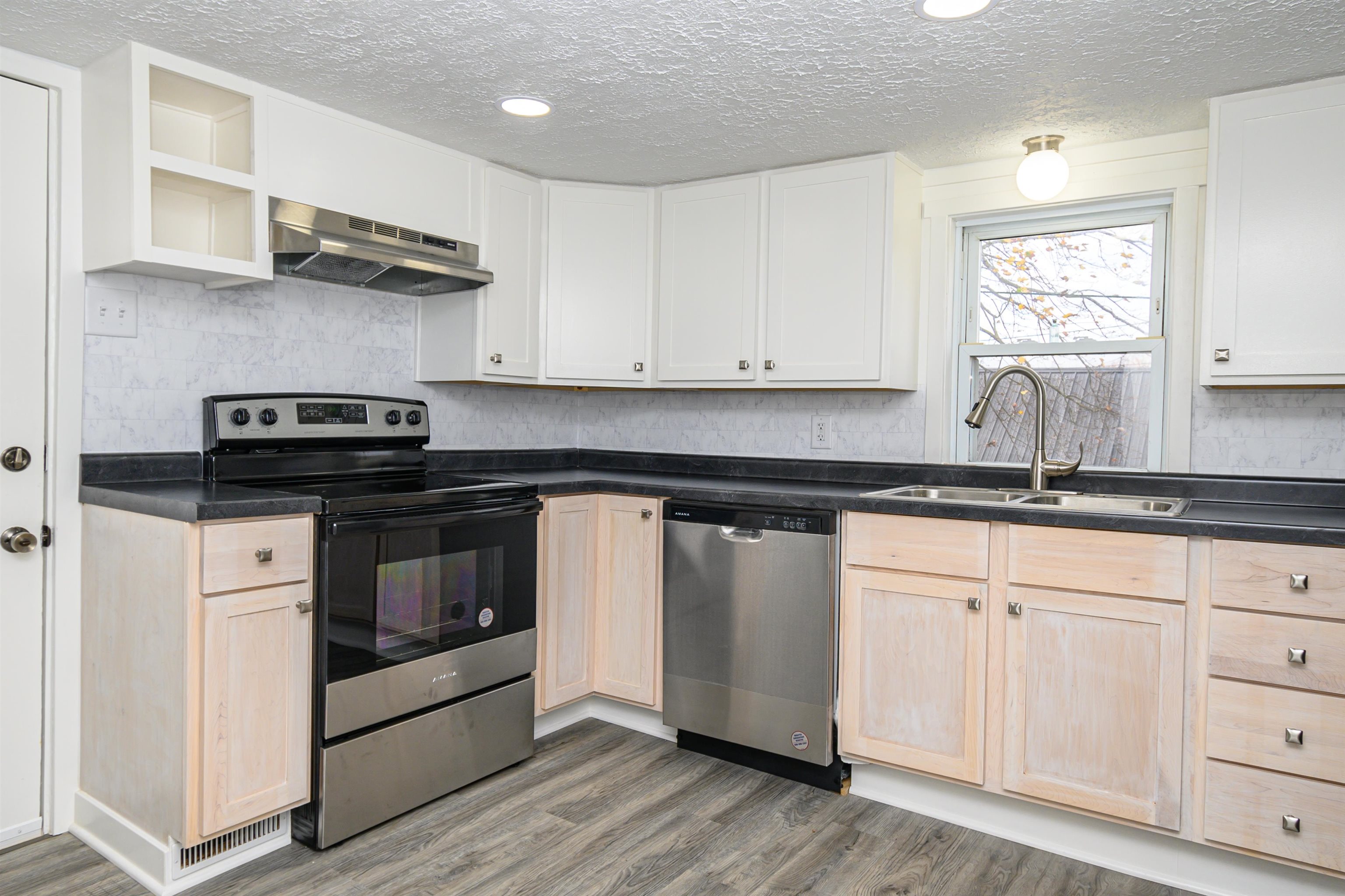 10184 Walnut St, Whitesville, Kentucky 42378, 2 Bedrooms Bedrooms, ,1 BathroomBathrooms,Single Family Residence,For Sale,Walnut St,90992