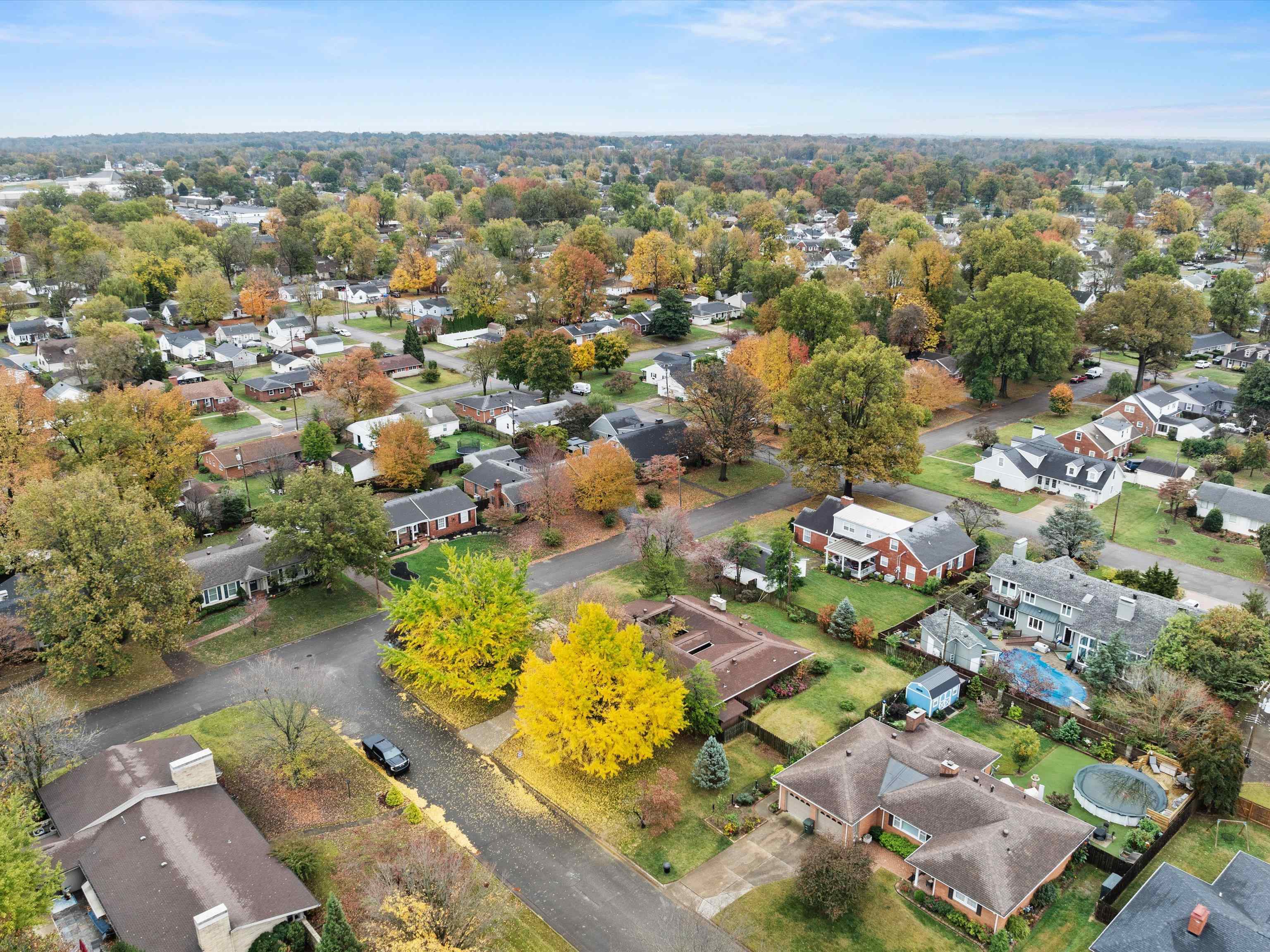 300 Magnolia Drive, Owensboro, Kentucky 42303, 4 Bedrooms Bedrooms, ,3 BathroomsBathrooms,Single Family Residence,For Sale,Magnolia Drive,90993