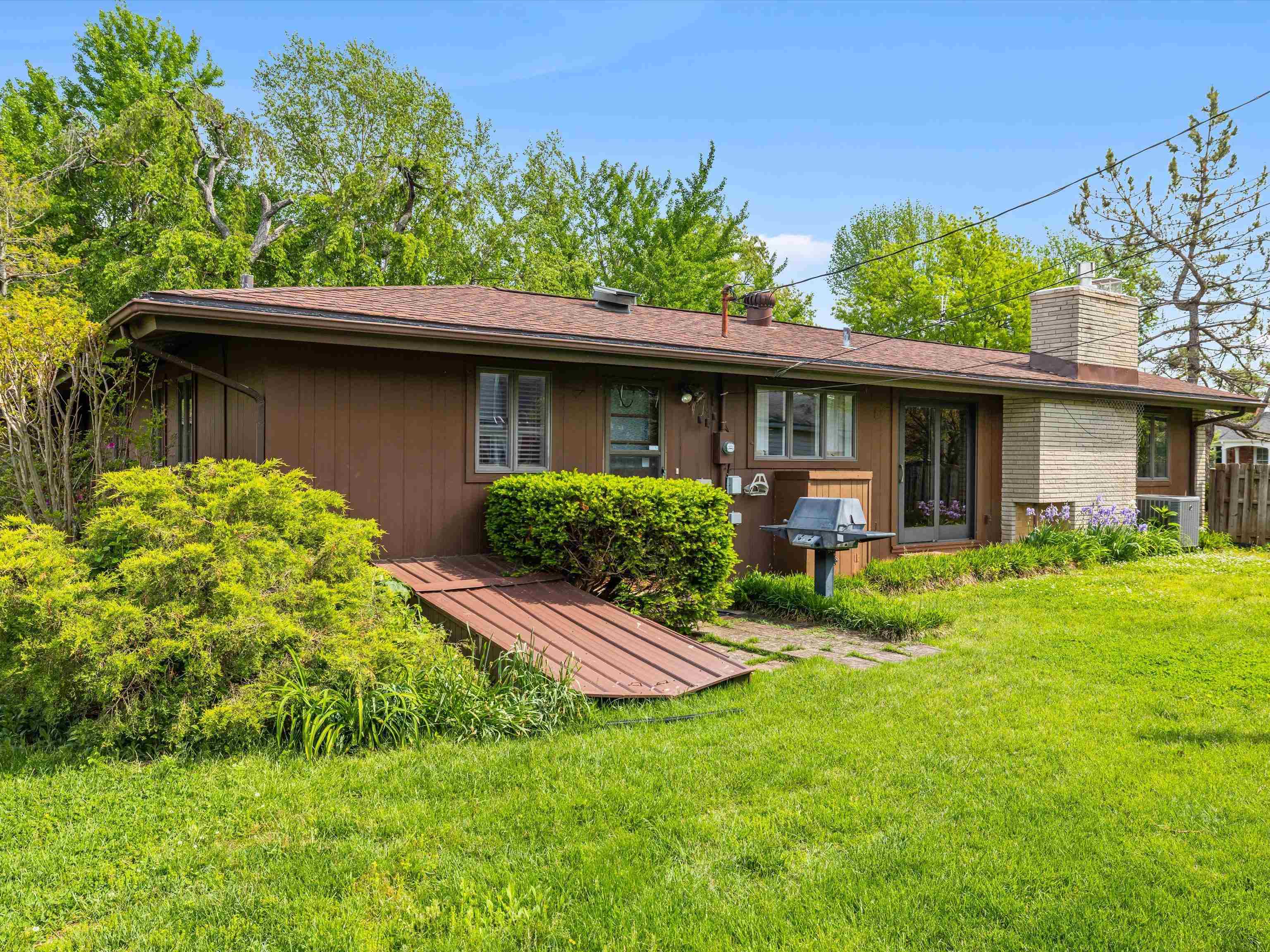 300 Magnolia Drive, Owensboro, Kentucky 42303, 4 Bedrooms Bedrooms, ,3 BathroomsBathrooms,Single Family Residence,For Sale,Magnolia Drive,90993