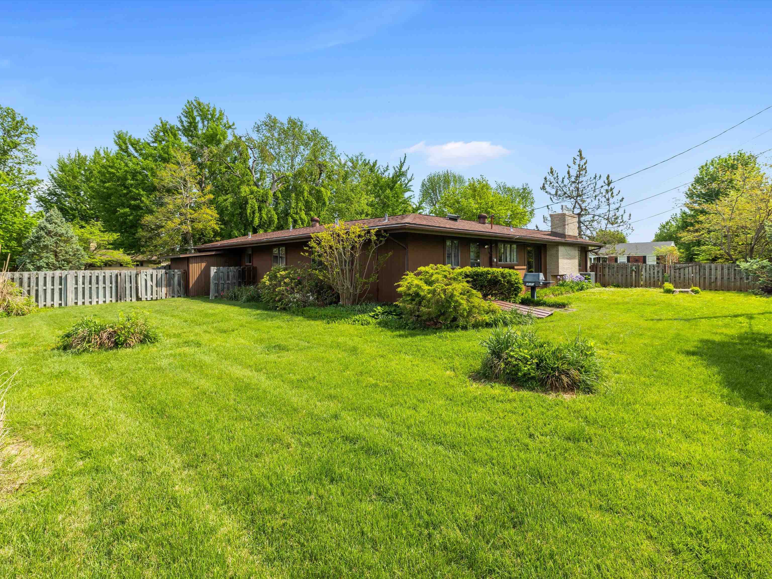 300 Magnolia Drive, Owensboro, Kentucky 42303, 4 Bedrooms Bedrooms, ,3 BathroomsBathrooms,Single Family Residence,For Sale,Magnolia Drive,90993