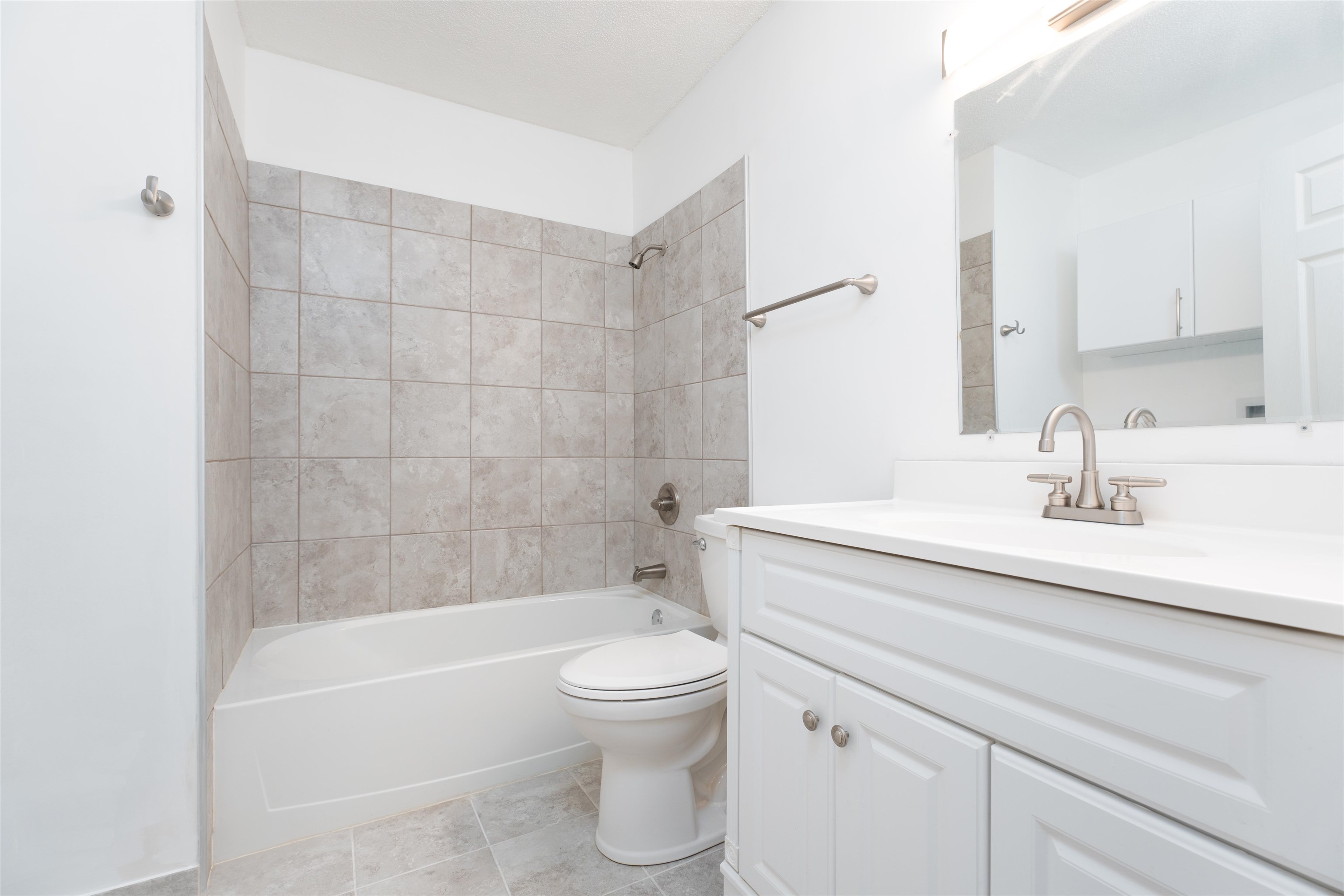 2900 Yosemite Drive, Owensboro, Kentucky 42301, 3 Bedrooms Bedrooms, ,1 BathroomBathrooms,Single Family Residence,For Sale,Yosemite Drive,90994