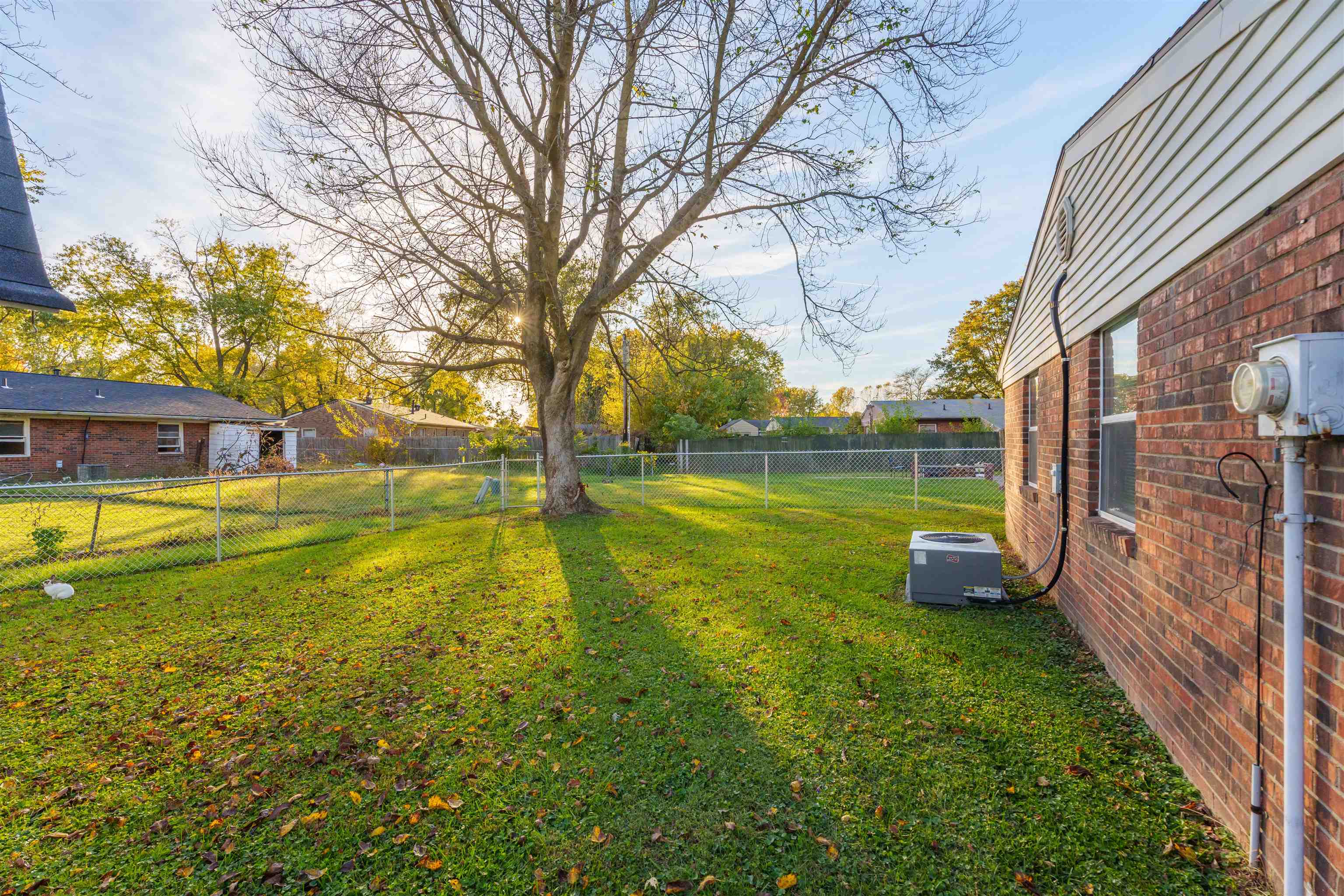 2900 Yosemite Drive, Owensboro, Kentucky 42301, 3 Bedrooms Bedrooms, ,1 BathroomBathrooms,Single Family Residence,For Sale,Yosemite Drive,90994