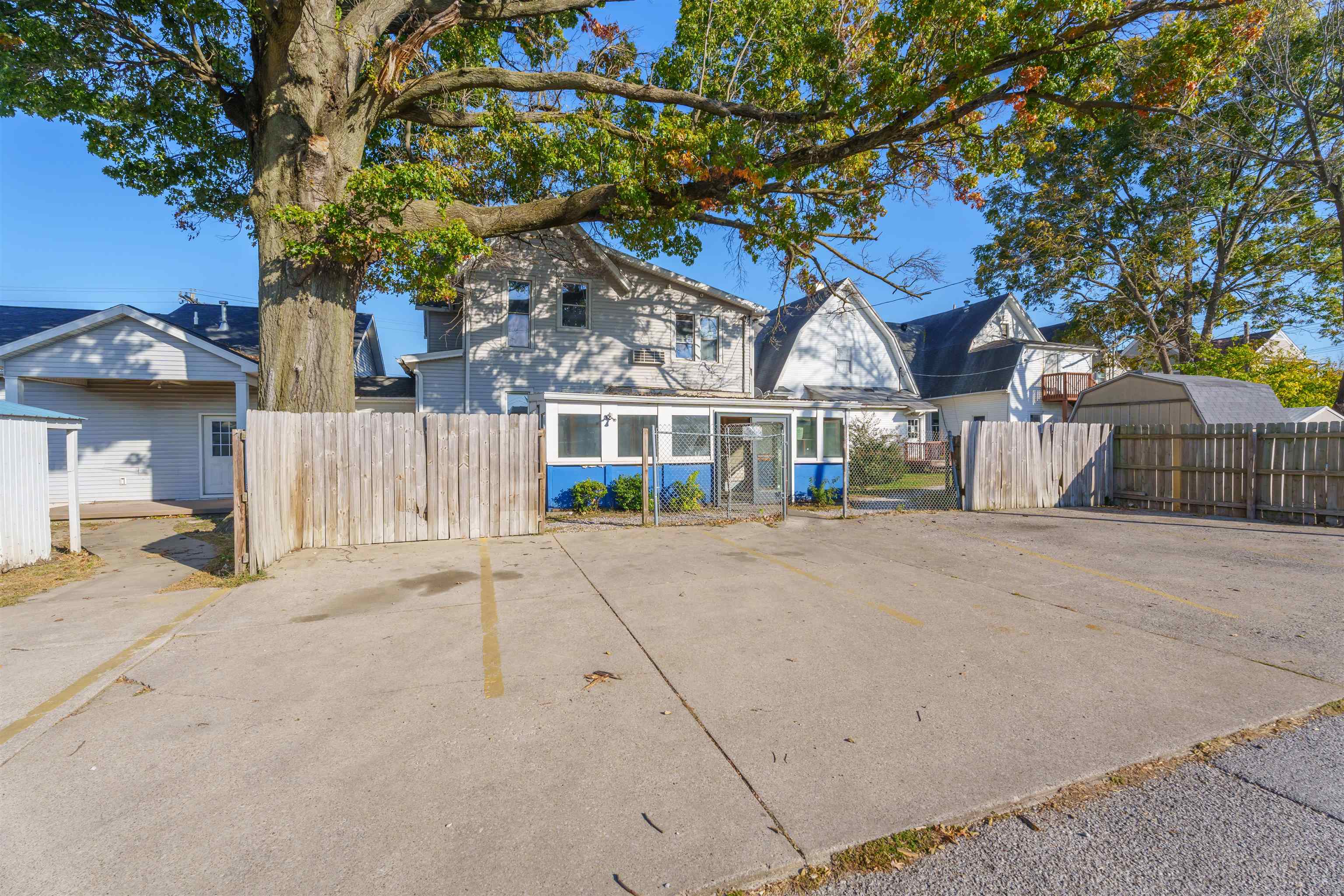 320, 322, 324 Clay St, Owensboro, Kentucky 42303, ,Mixed Use,For Sale,Clay St,90998