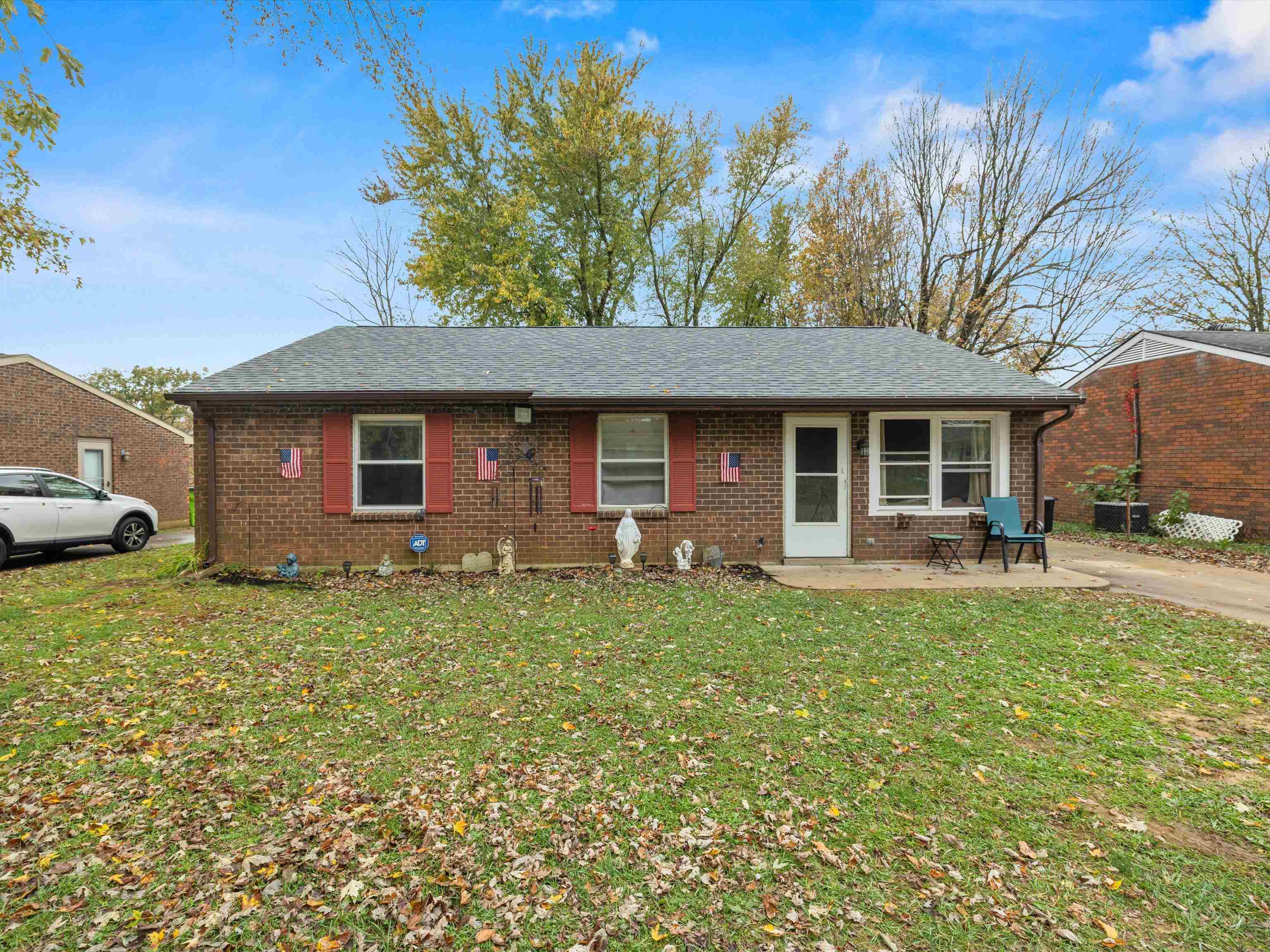2142 Graham Lane East, Owensboro, Kentucky 42303, 3 Bedrooms Bedrooms, ,1 BathroomBathrooms,Single Family Residence,For Sale,Graham Lane East,91002