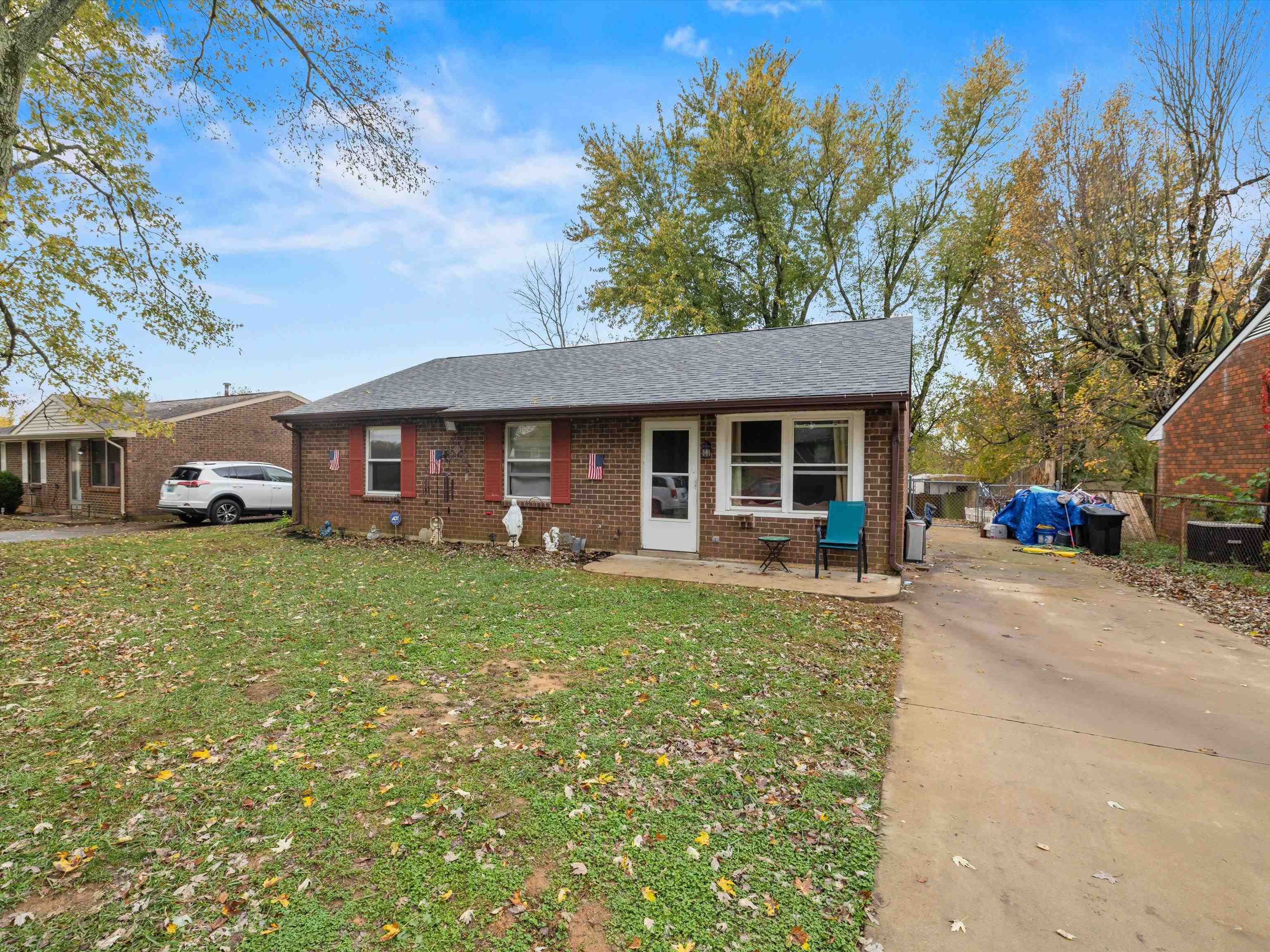 2142 Graham Lane East, Owensboro, Kentucky 42303, 3 Bedrooms Bedrooms, ,1 BathroomBathrooms,Single Family Residence,For Sale,Graham Lane East,91002