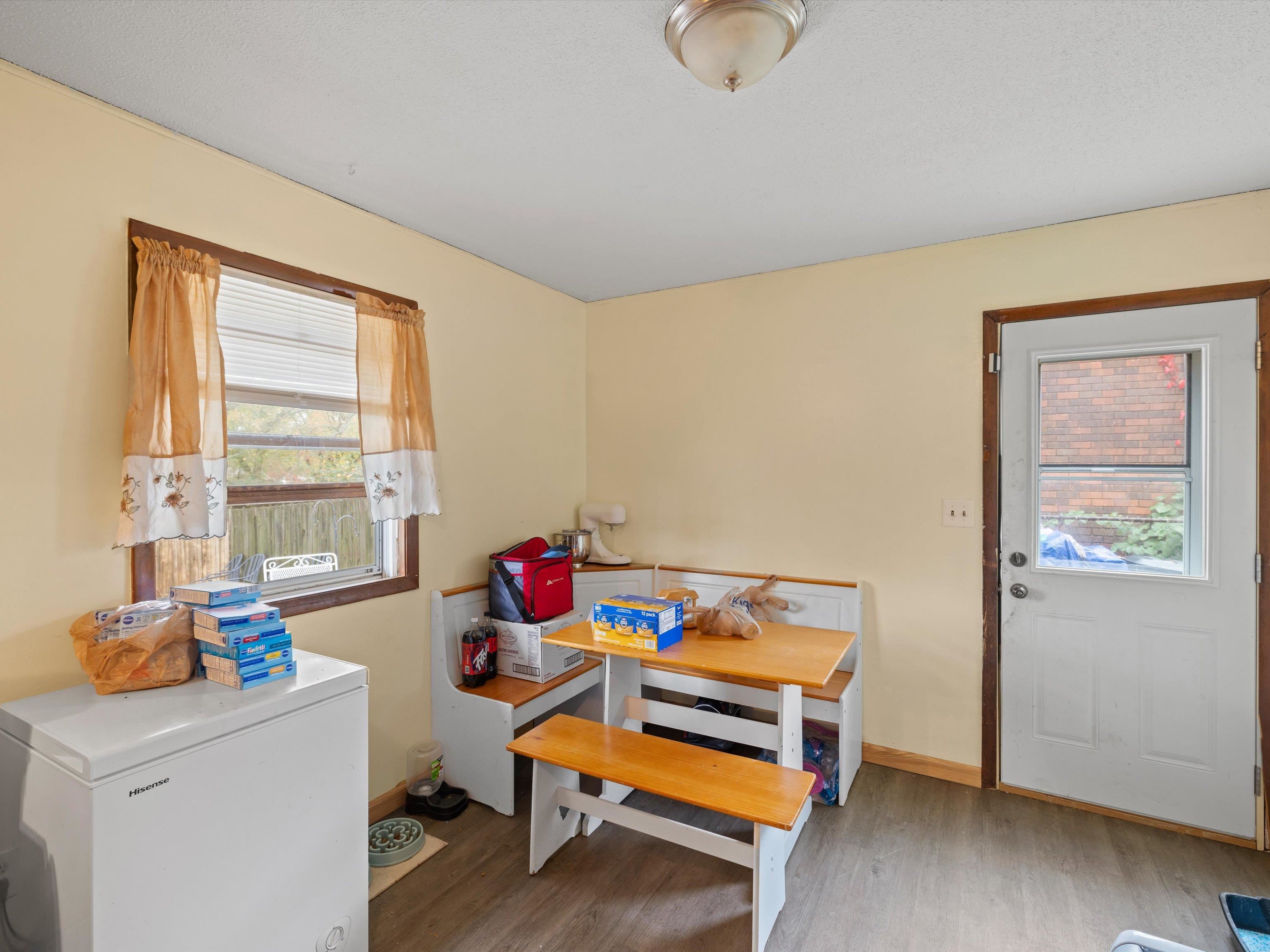 2142 Graham Lane East, Owensboro, Kentucky 42303, 3 Bedrooms Bedrooms, ,1 BathroomBathrooms,Single Family Residence,For Sale,Graham Lane East,91002