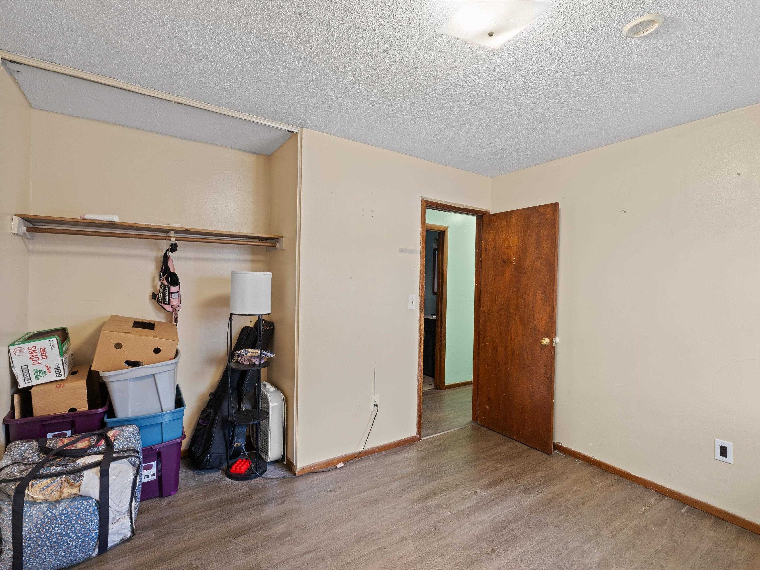 2142 Graham Lane East, Owensboro, Kentucky 42303, 3 Bedrooms Bedrooms, ,1 BathroomBathrooms,Single Family Residence,For Sale,Graham Lane East,91002