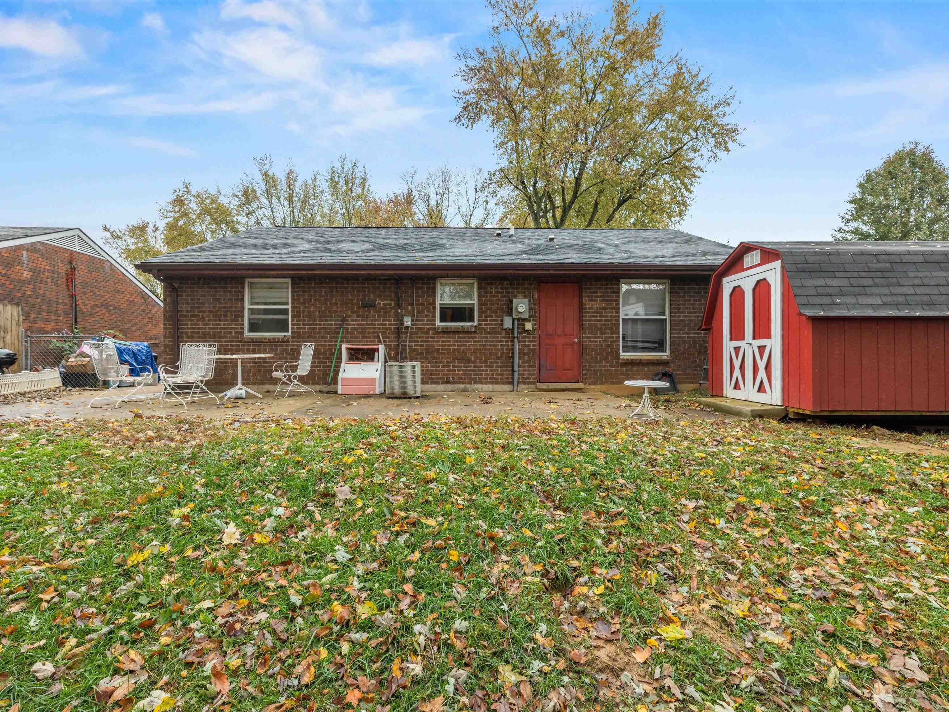 2142 Graham Lane East, Owensboro, Kentucky 42303, 3 Bedrooms Bedrooms, ,1 BathroomBathrooms,Single Family Residence,For Sale,Graham Lane East,91002
