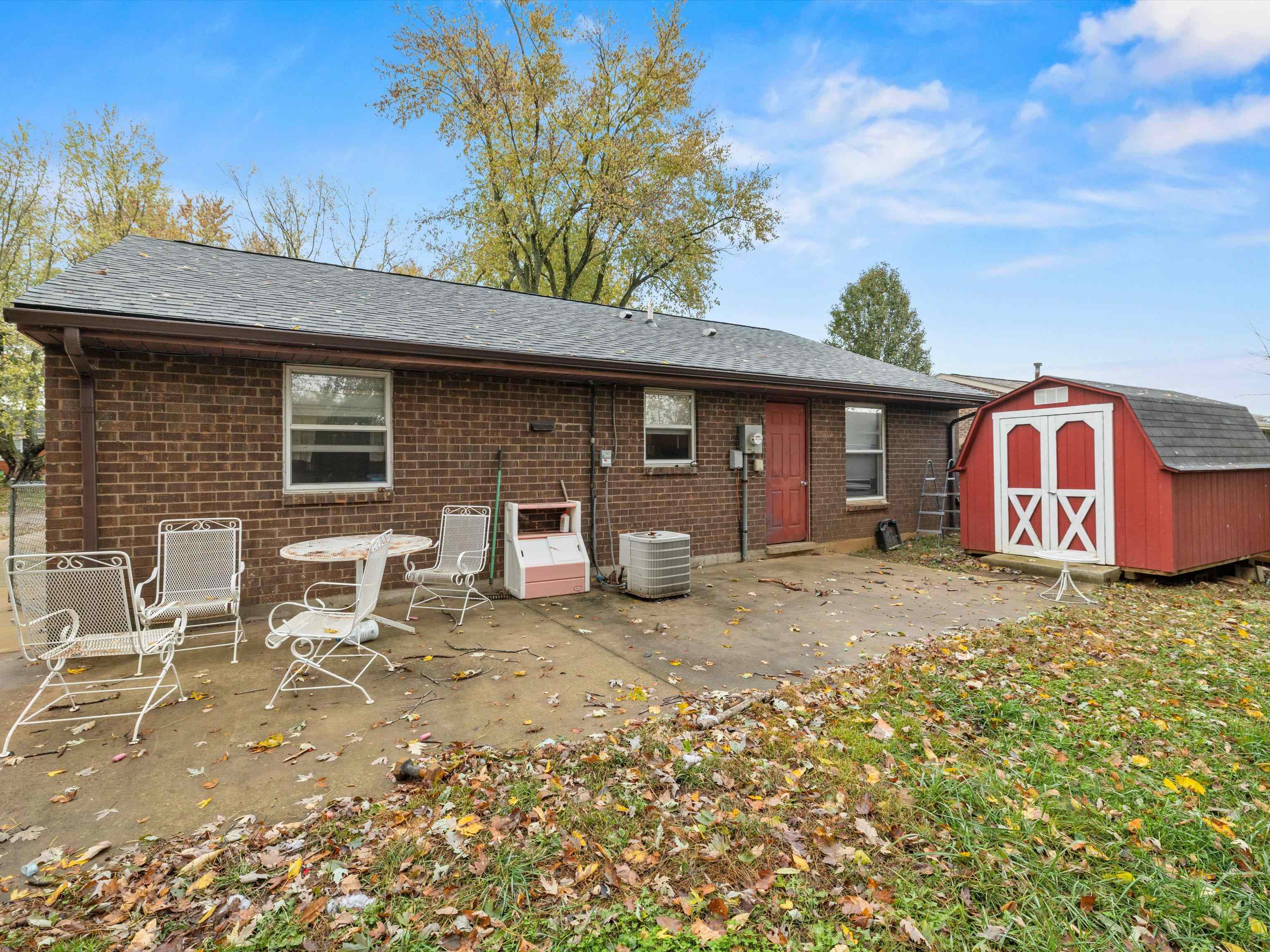 2142 Graham Lane East, Owensboro, Kentucky 42303, 3 Bedrooms Bedrooms, ,1 BathroomBathrooms,Single Family Residence,For Sale,Graham Lane East,91002