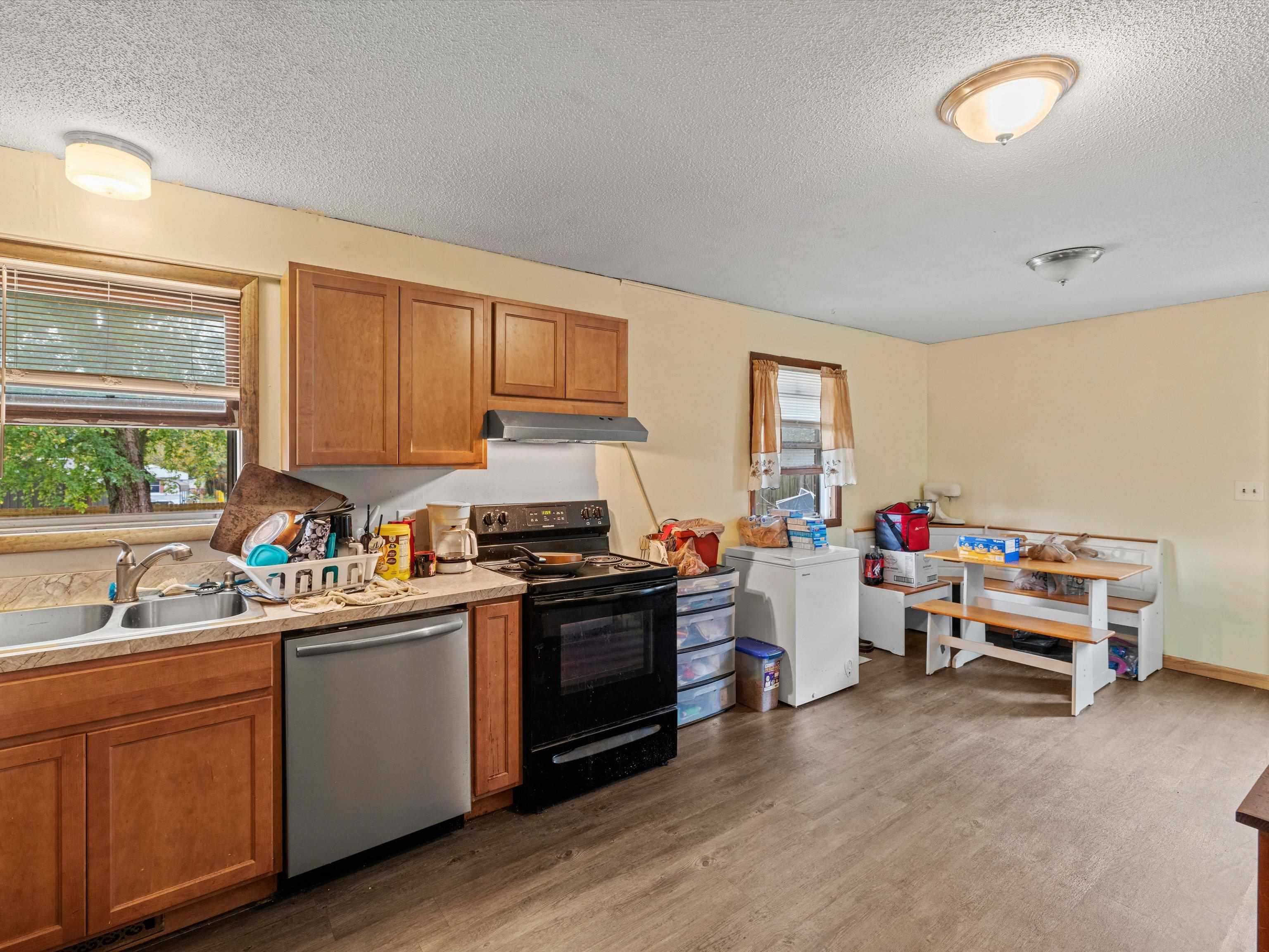 2142 Graham Lane East, Owensboro, Kentucky 42303, 3 Bedrooms Bedrooms, ,1 BathroomBathrooms,Single Family Residence,For Sale,Graham Lane East,91002