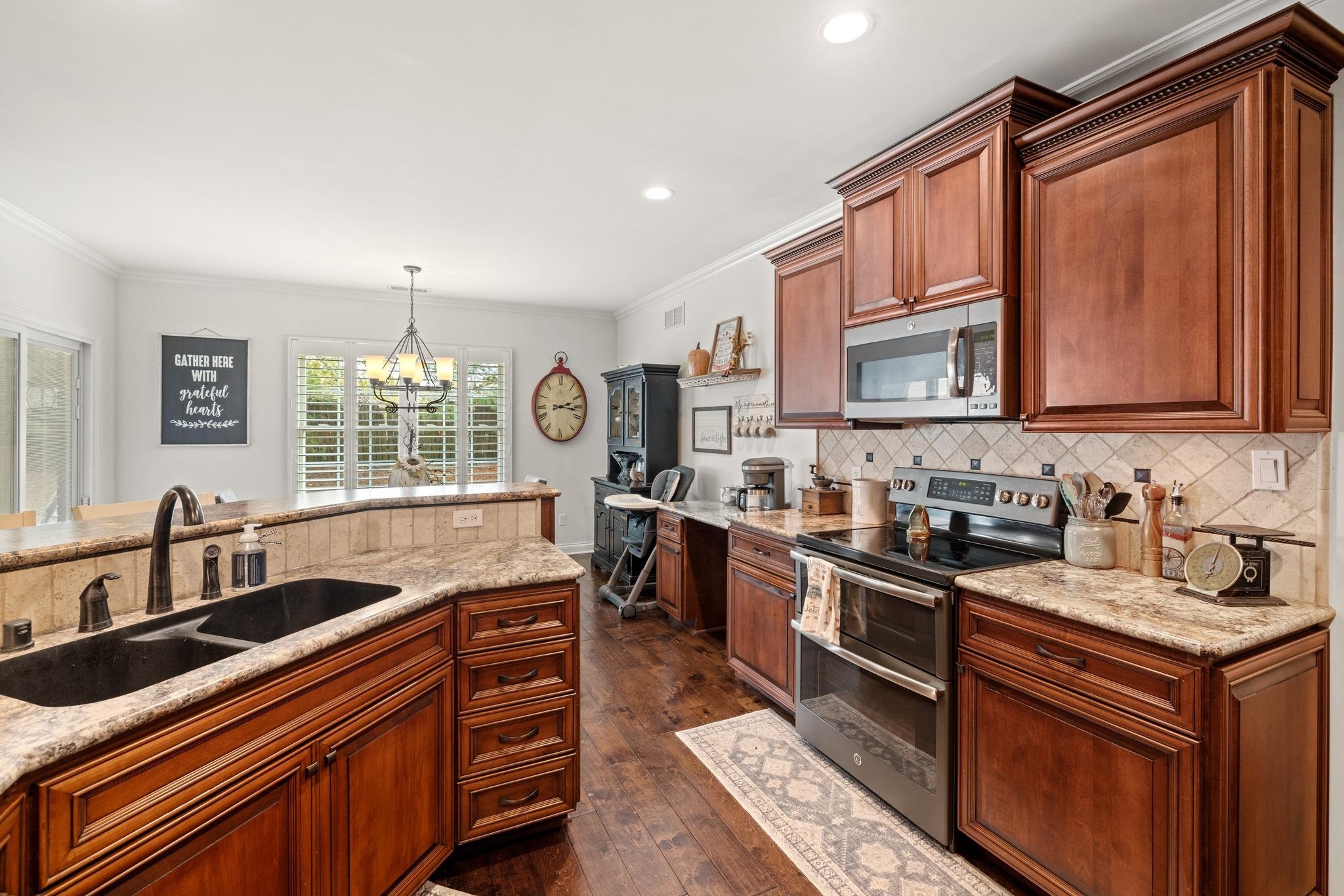 3923 Cross Creek Trail, Owensboro, Kentucky 42303, 4 Bedrooms Bedrooms, ,3 BathroomsBathrooms,Single Family Residence,For Sale,Cross Creek Trail,91003