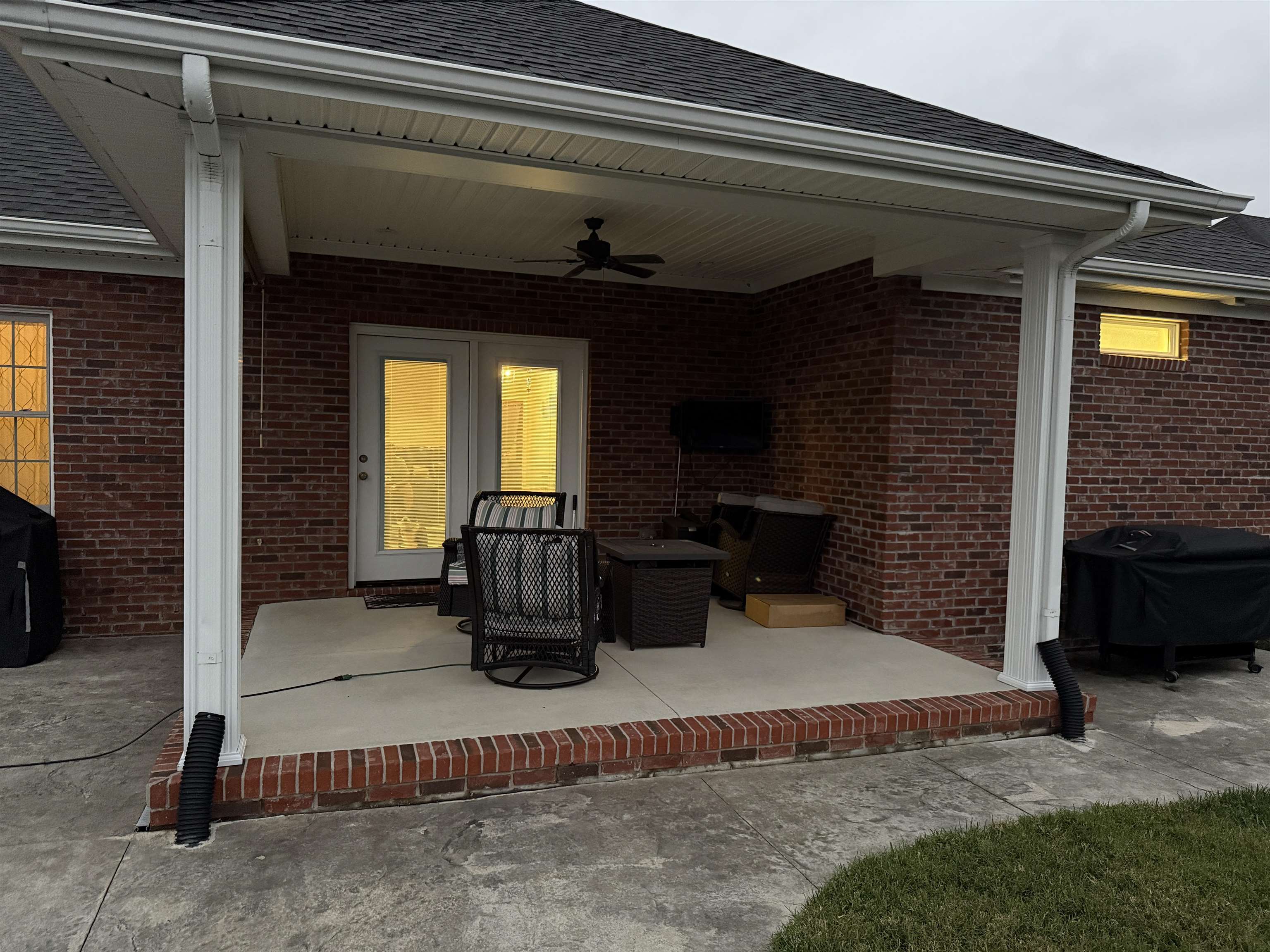 6426 Spring Haven Trace, Owensboro, Kentucky 42301, 4 Bedrooms Bedrooms, ,2 BathroomsBathrooms,Single Family Residence,For Sale,Spring Haven Trace,91011