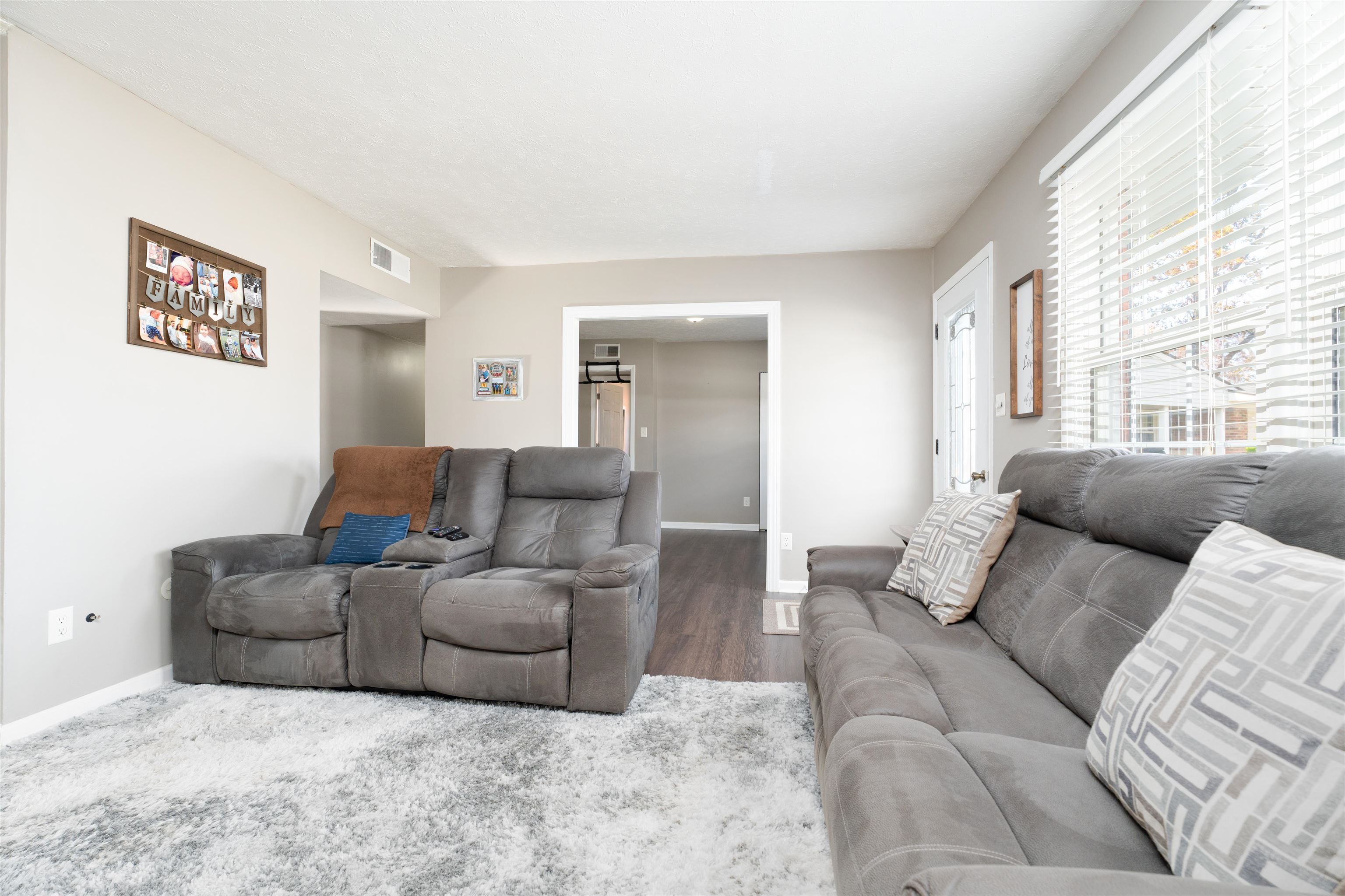 6410 Walnut Court, Utica, Kentucky 42376, 3 Bedrooms Bedrooms, ,1 BathroomBathrooms,Single Family Residence,For Sale,Walnut Court,91014
