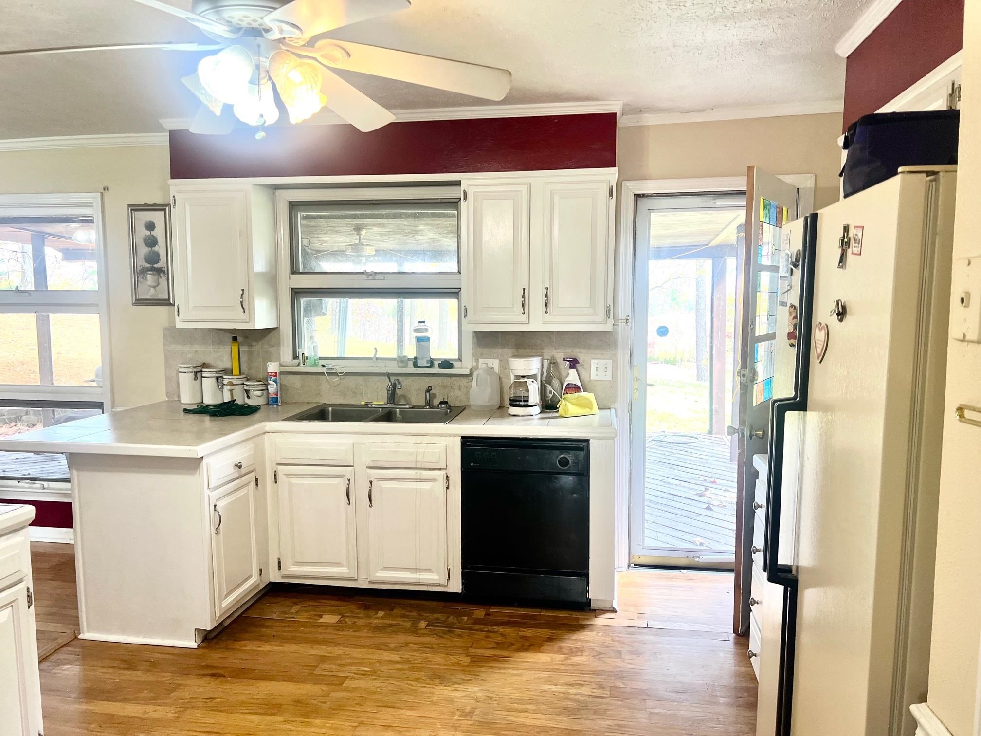 230 Hillcrest Circle, Hawesville, Kentucky 42348, 3 Bedrooms Bedrooms, ,2 BathroomsBathrooms,Single Family Residence,For Sale,Hillcrest Circle,91017