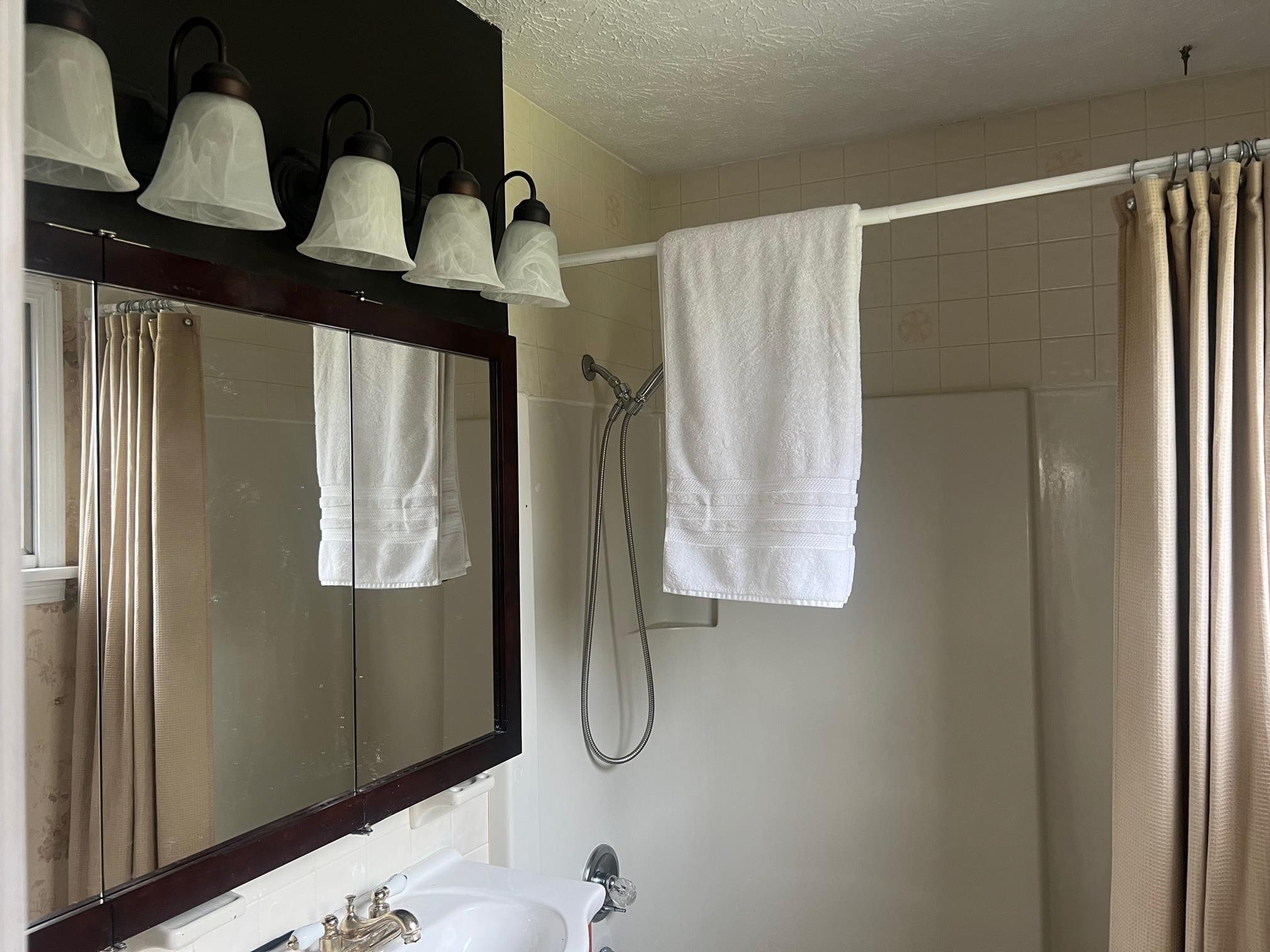 230 Hillcrest Circle, Hawesville, Kentucky 42348, 3 Bedrooms Bedrooms, ,2 BathroomsBathrooms,Single Family Residence,For Sale,Hillcrest Circle,91017