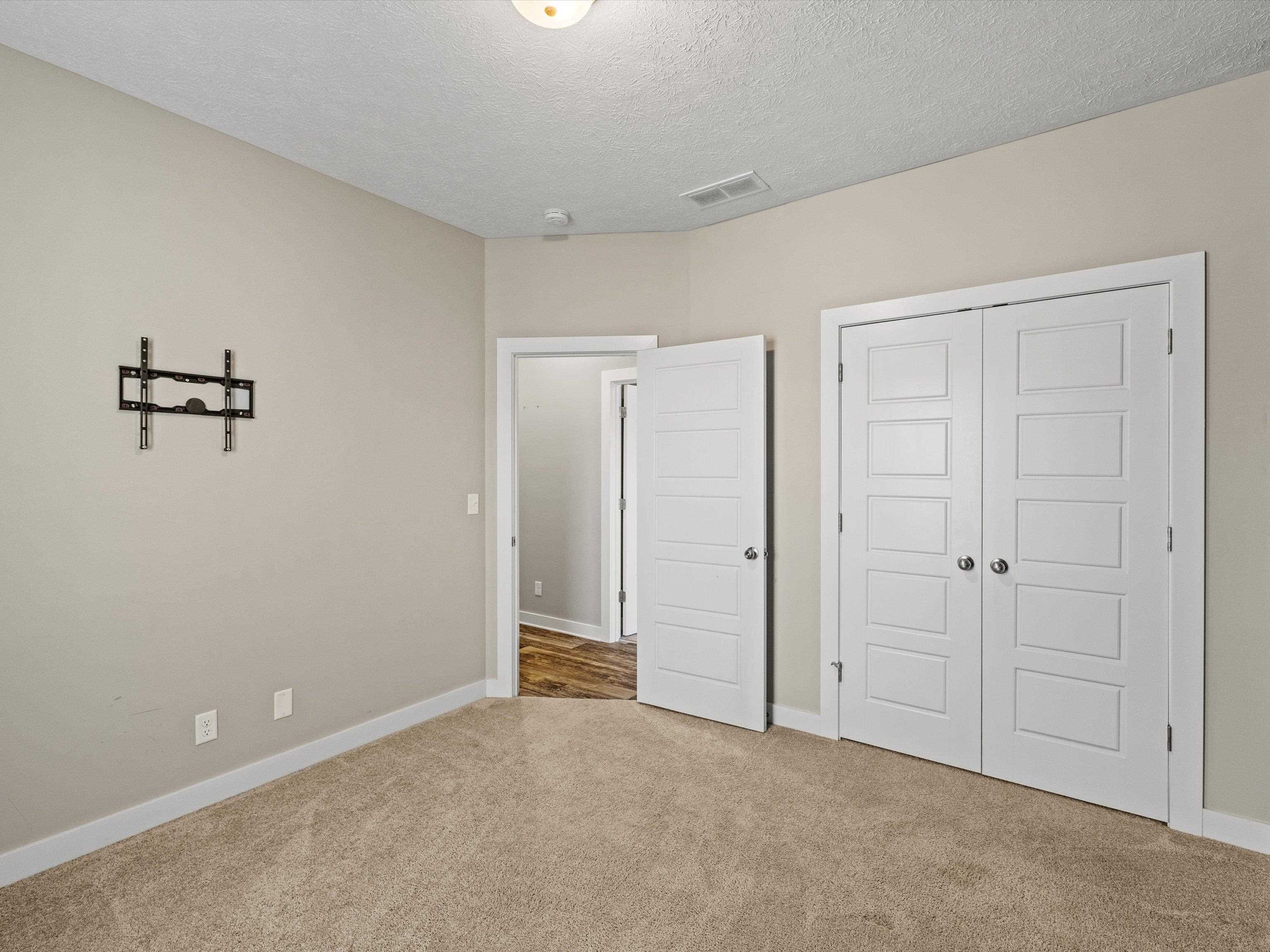 6864 Creekview Court E, Utica, Kentucky 42376, 3 Bedrooms Bedrooms, ,2 BathroomsBathrooms,Single Family Residence,For Sale,Creekview Court E,91018